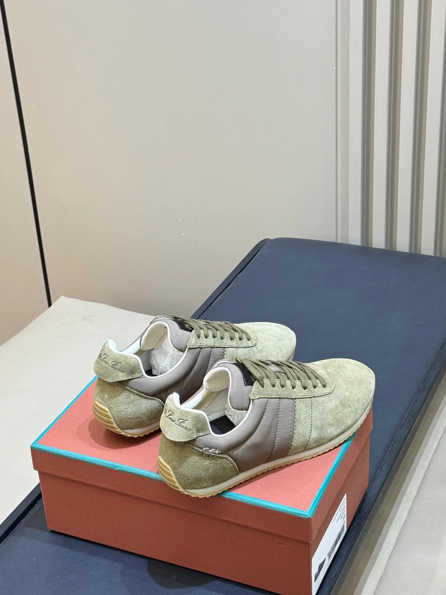 Women's Sneakers LORO PIANA 18073232