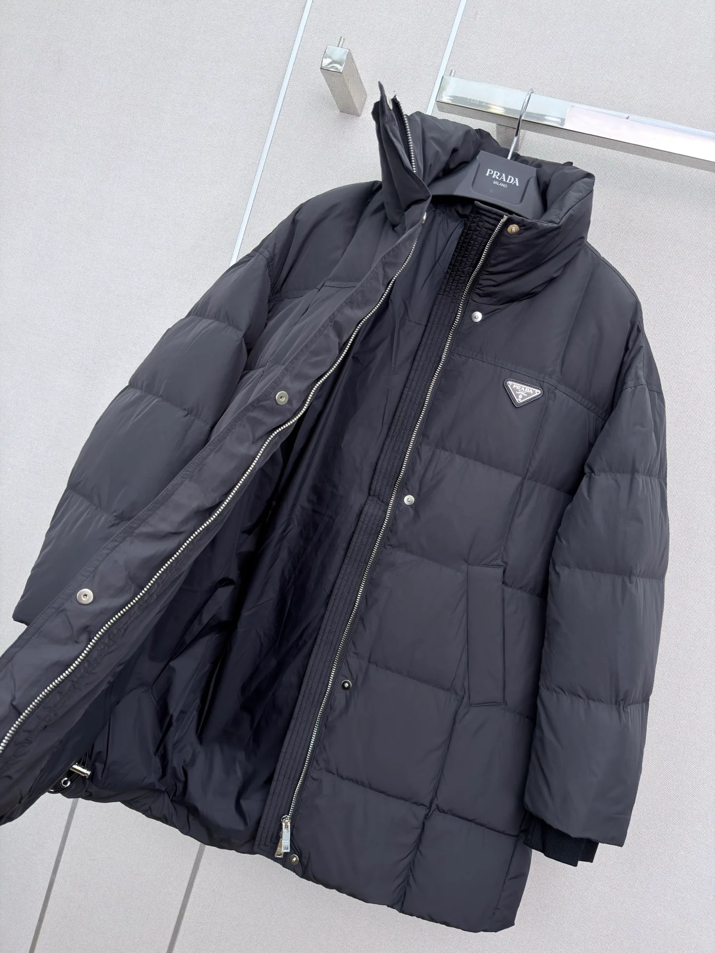 Women's Jackets And Down Jackets PRADA 18402405