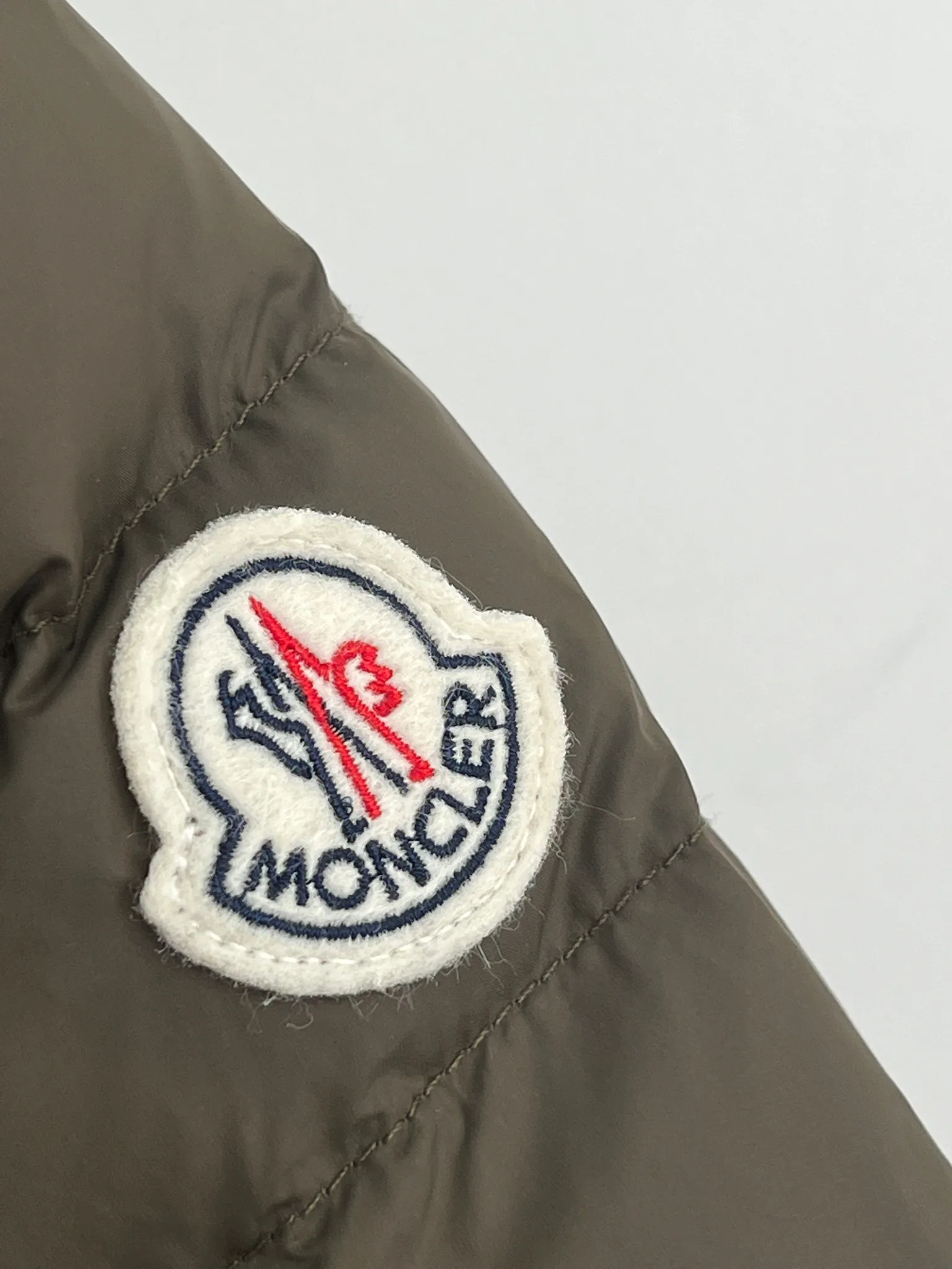 Women's Jackets And Down Jackets MONCLER 18416155