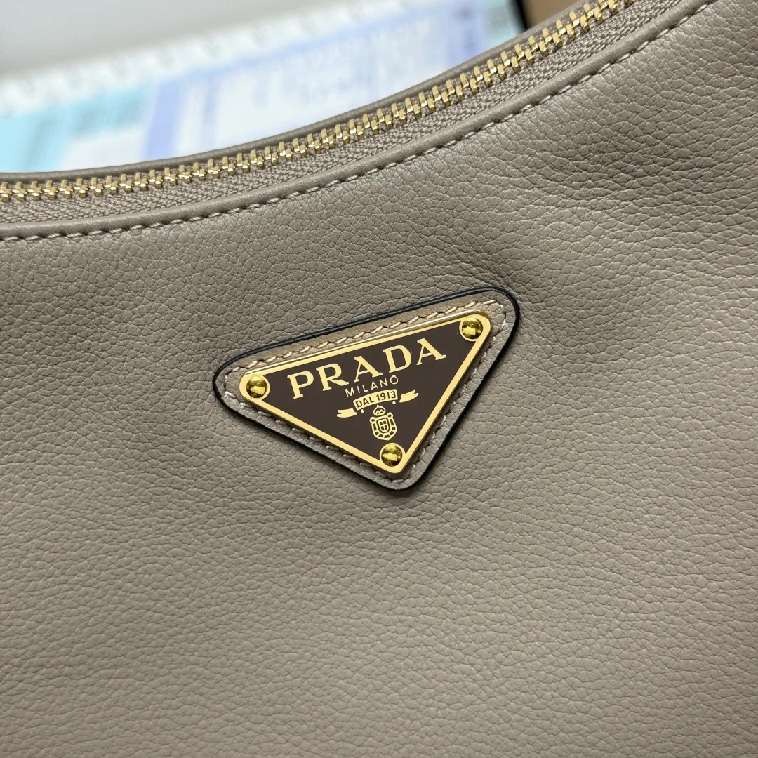 Women's Classic Handbags PRADA 18323051