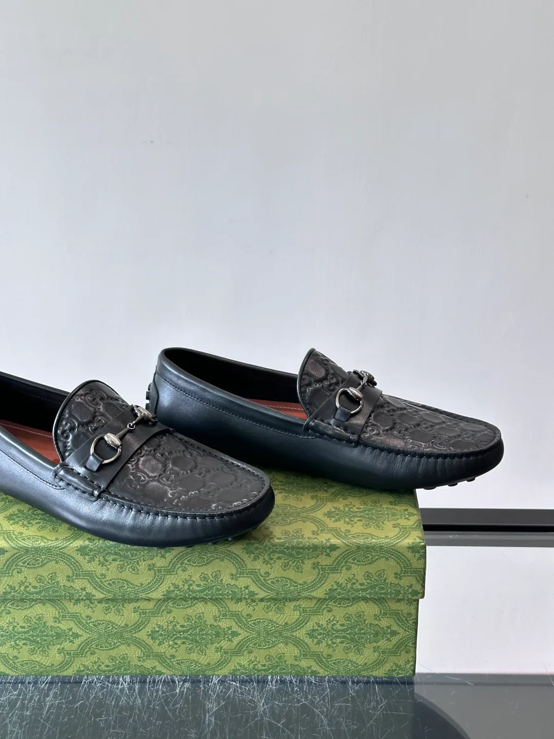 Men's Loafers And Dress Shoes GUCCI 17588553