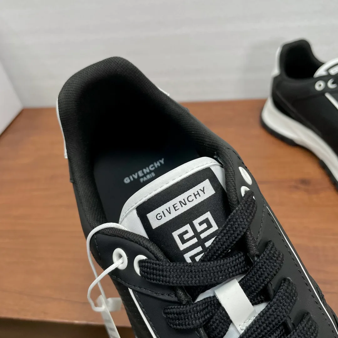 Men's Sneakers GIVENCHY 17307252