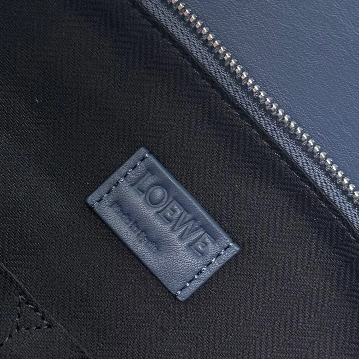 Women's Classic Handbags LOEWE 18030370