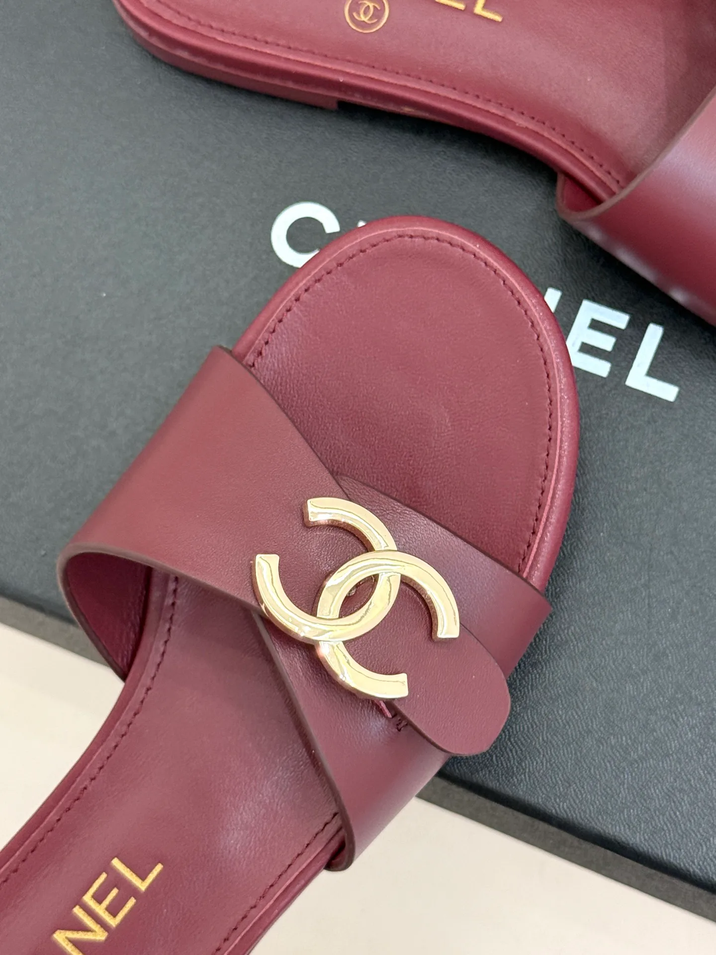 Women's Flip-Flops CHANEL 17699606