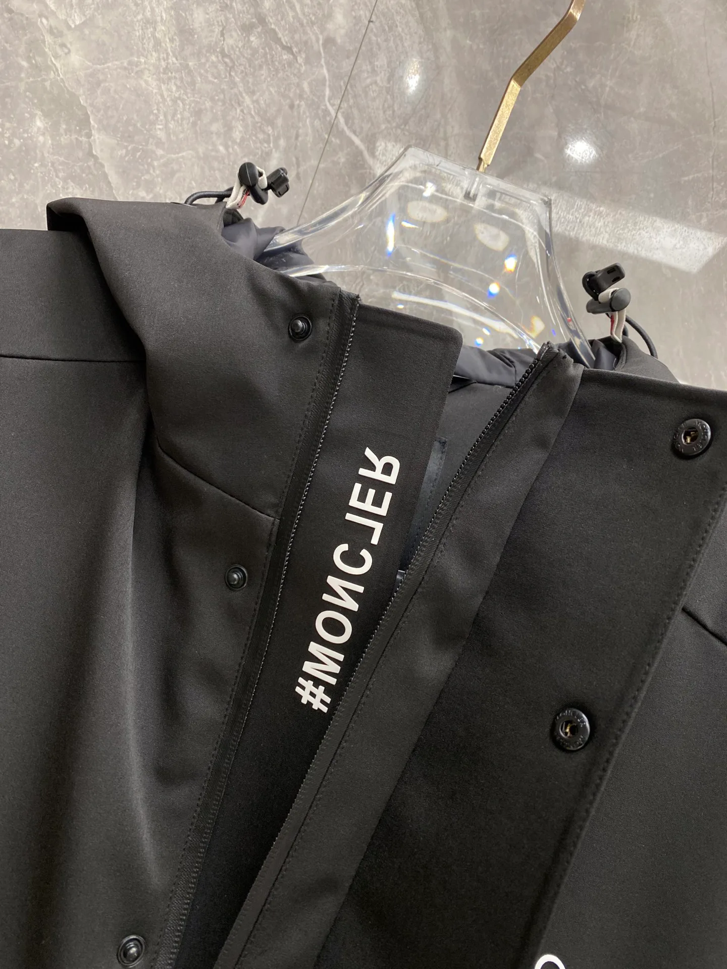 Men's Jackets And Down Jackets MONCLER 18348637