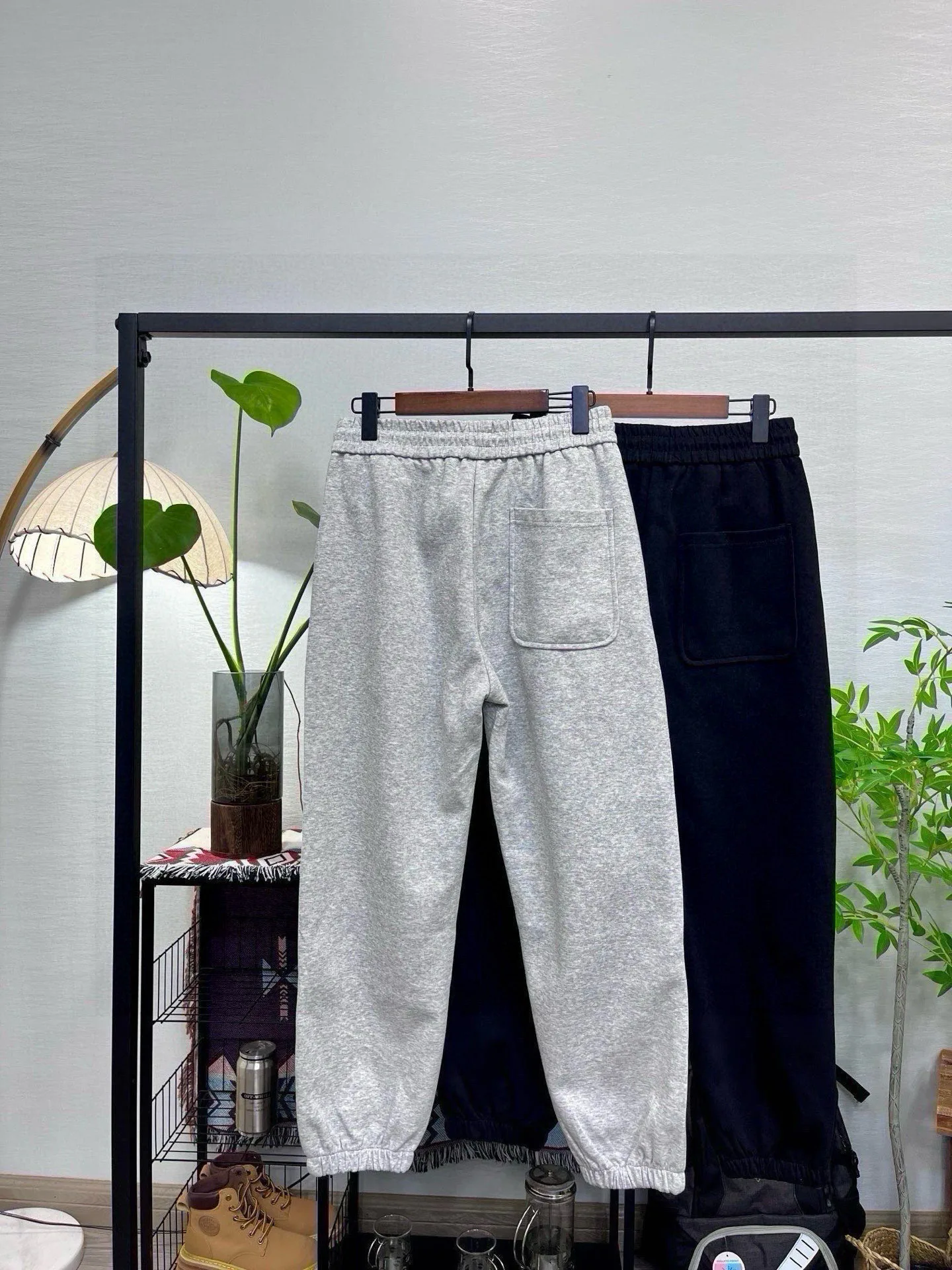 Men's Trousers NEW BALANCE 18068873