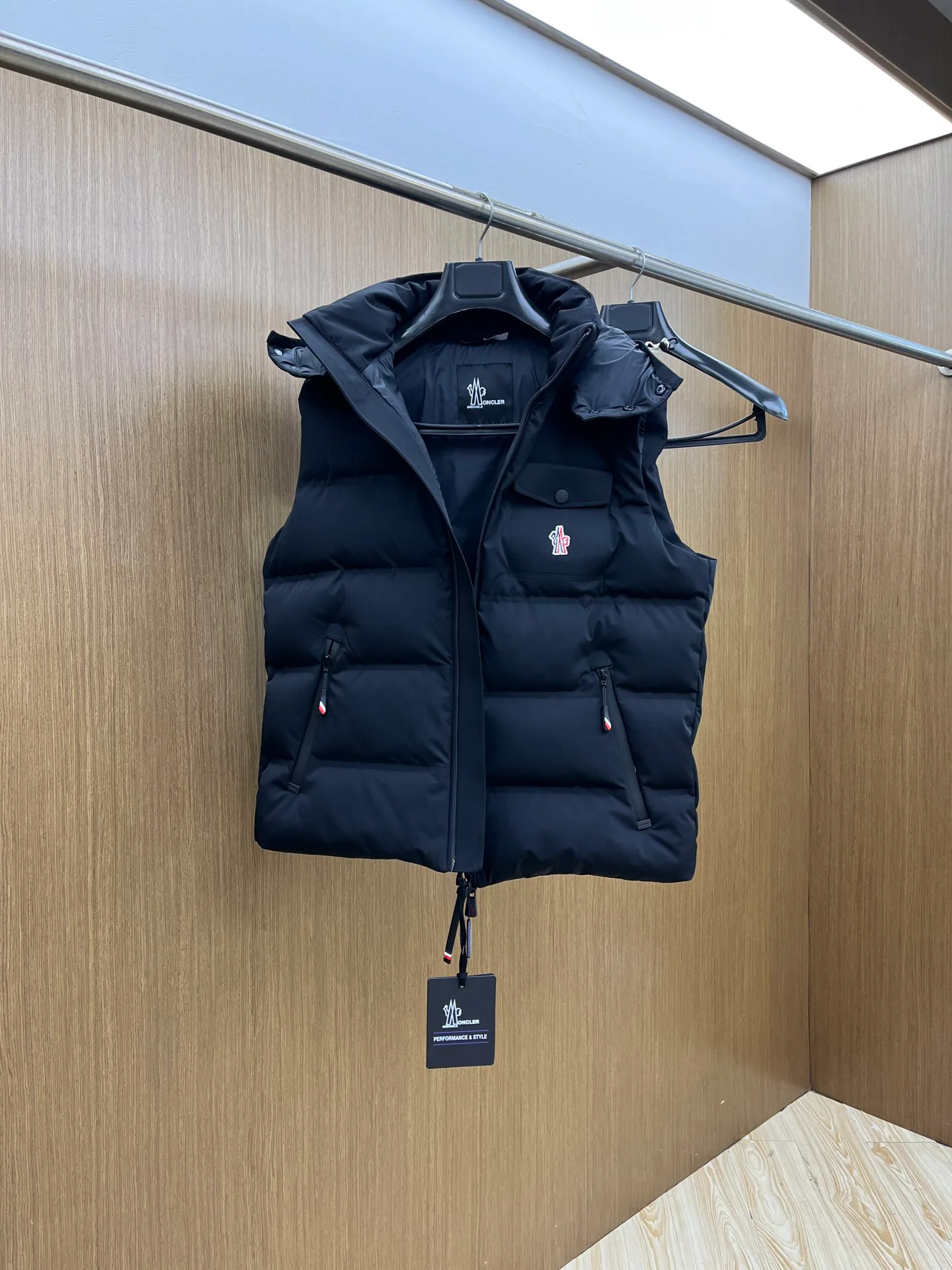 Men's Jackets And Down Jackets MONCLER 18194606