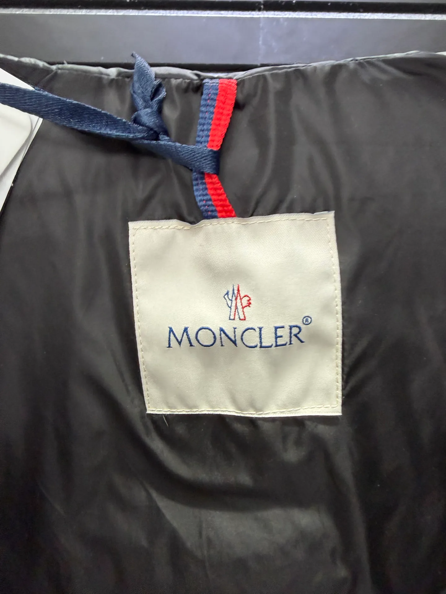 Women's Jackets And Down Jackets MONCLER 17829901