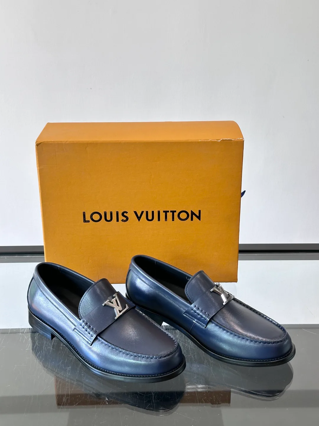 Men's Loafers And Dress Shoes LOUIS VUITTON 18169697