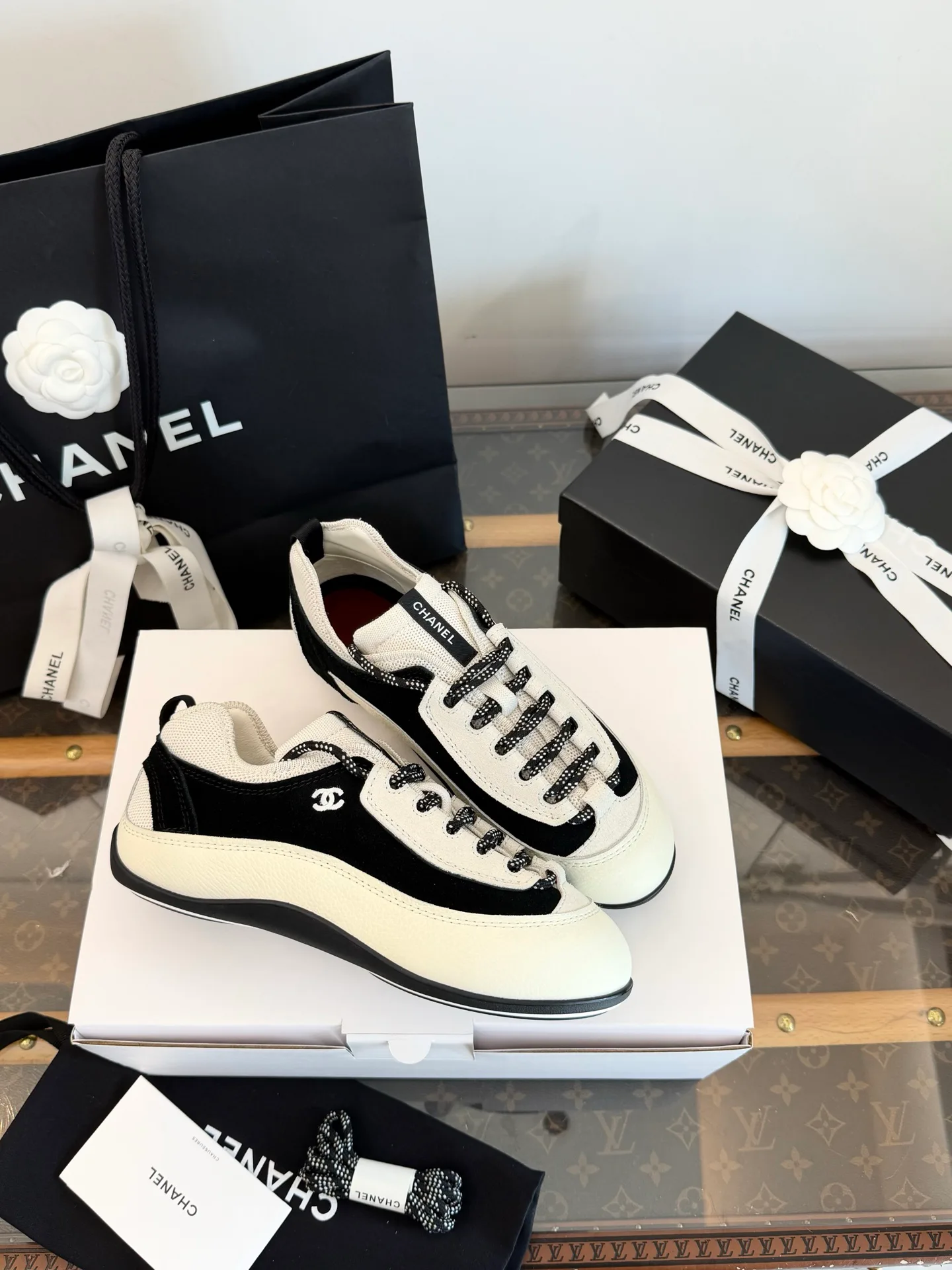Women's Sneakers CHANEL 18304138