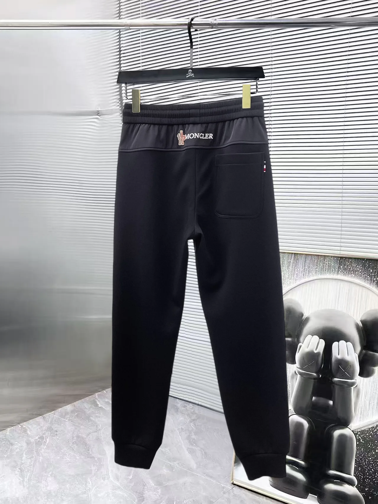 Men's Trousers MONCLER 18197319