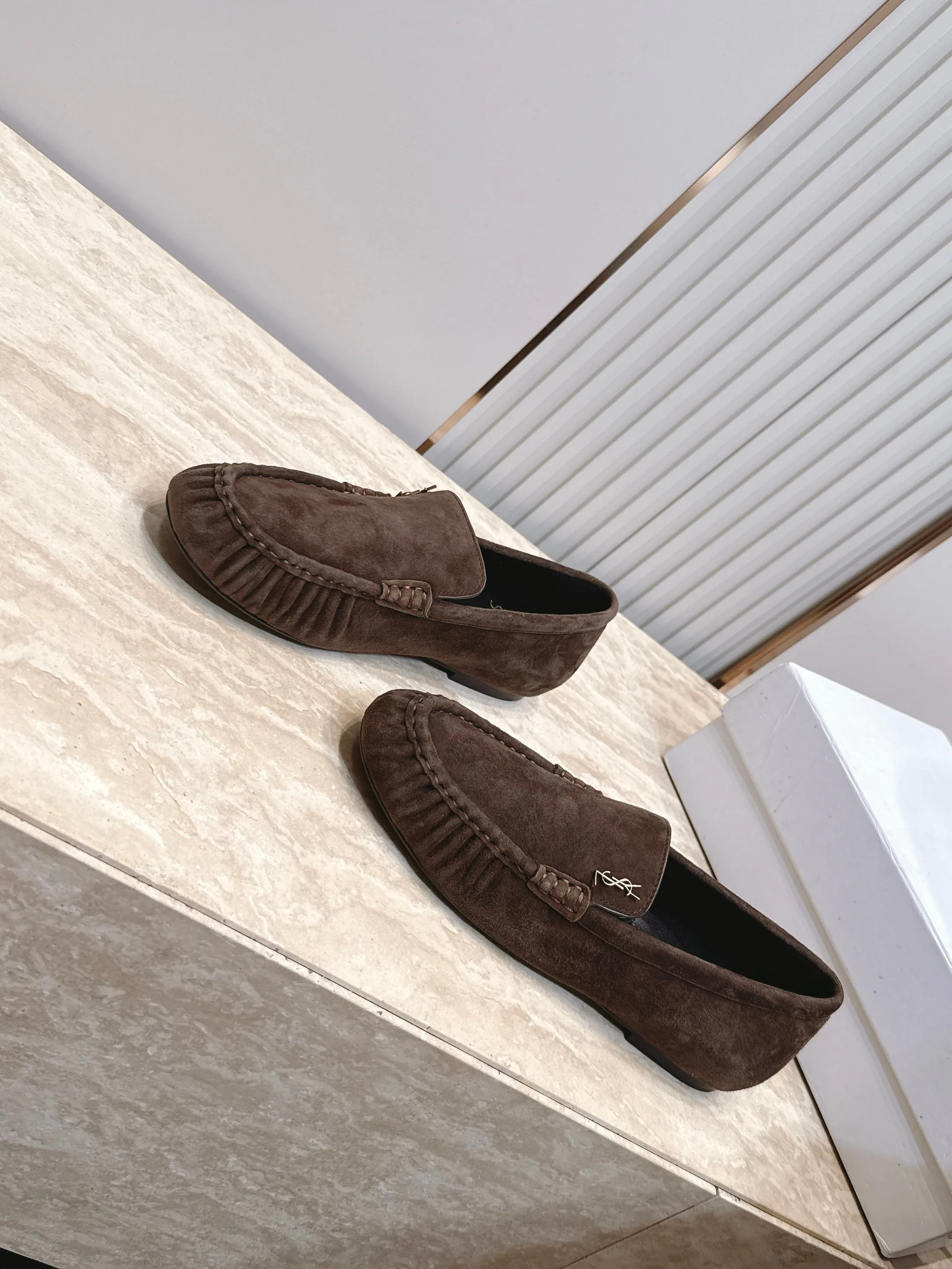 Women's Loafers And Moccasins SAINT LAURENT 17701335