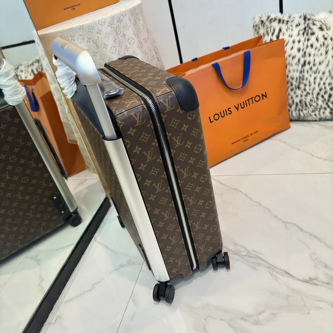Suitcases LOUIS VUITTON 17675222