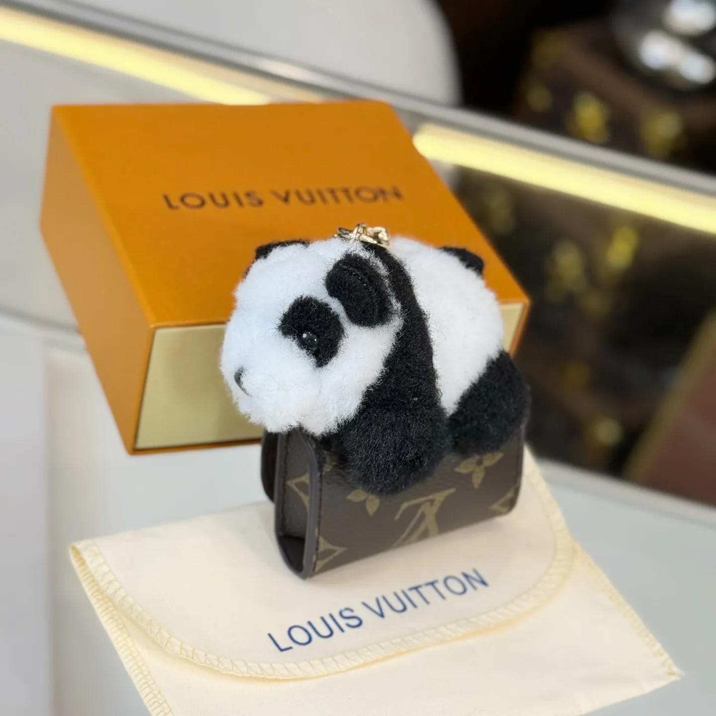 Key Cases LOUIS VUITTON 18013506