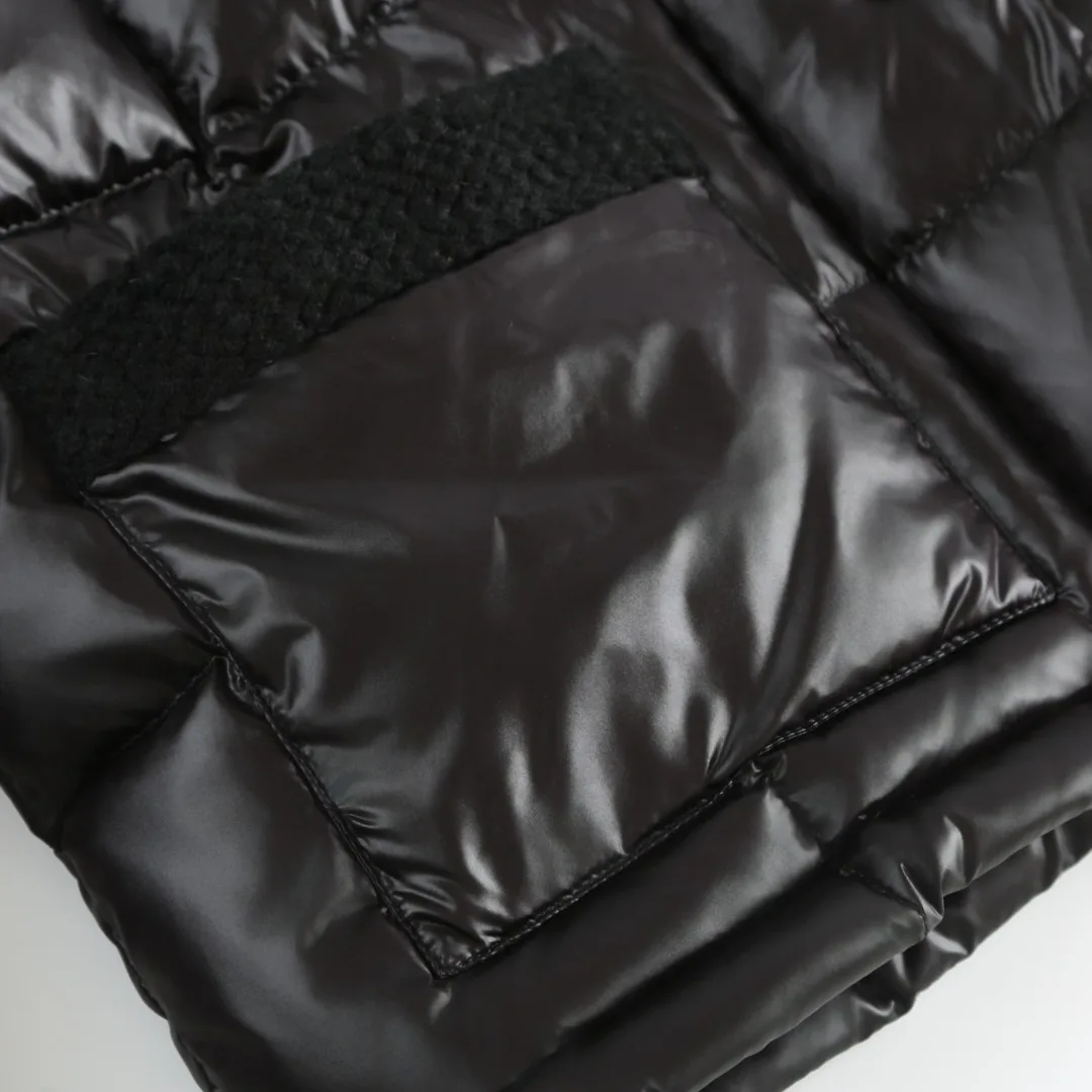 Women's Jackets And Down Jackets MONCLER 17964910