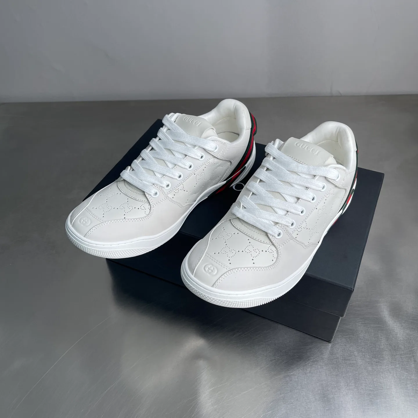 Women's Sneakers GUCCI 18535746