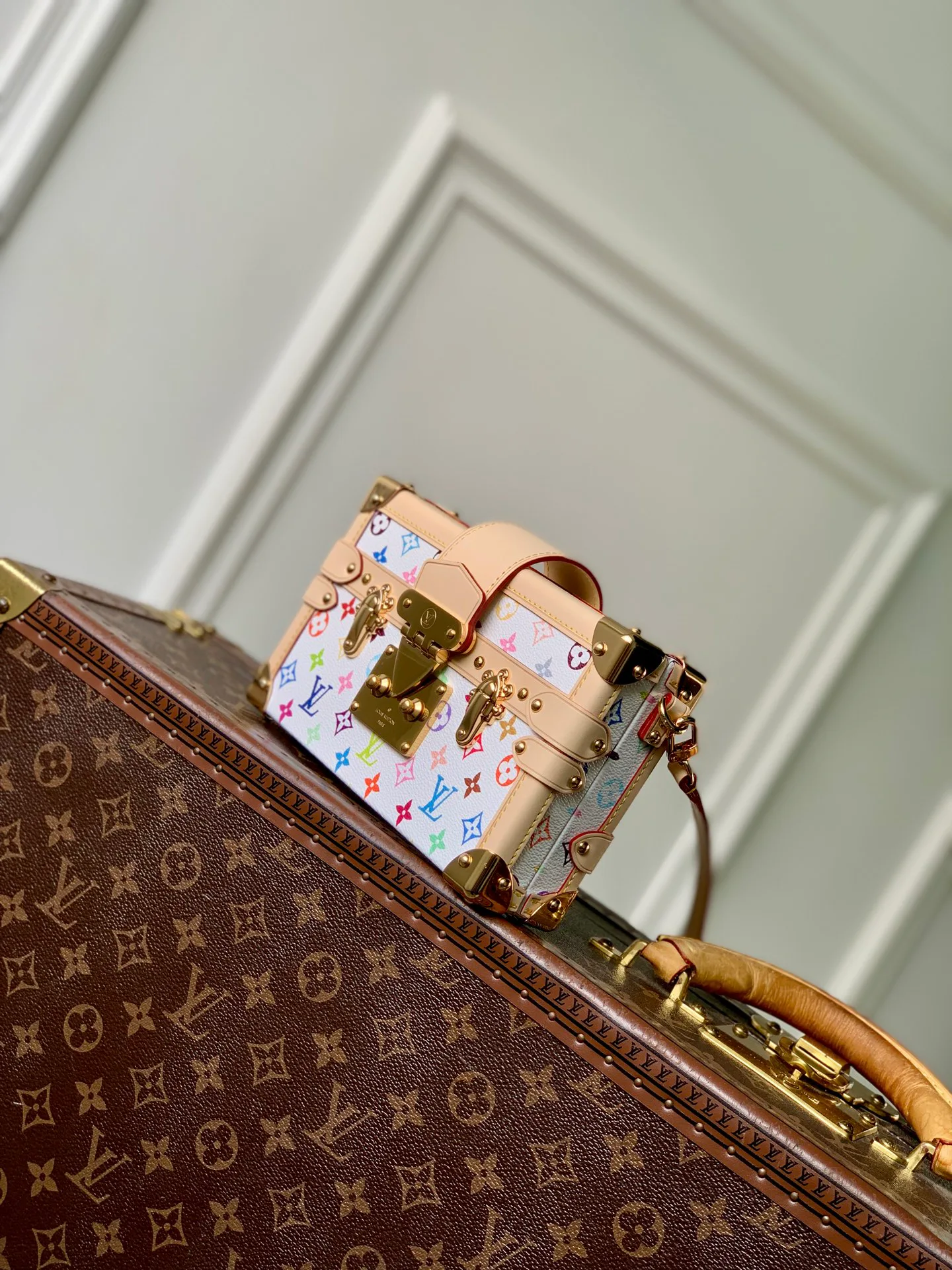 Women's Classic Handbags LOUIS VUITTON 18412568