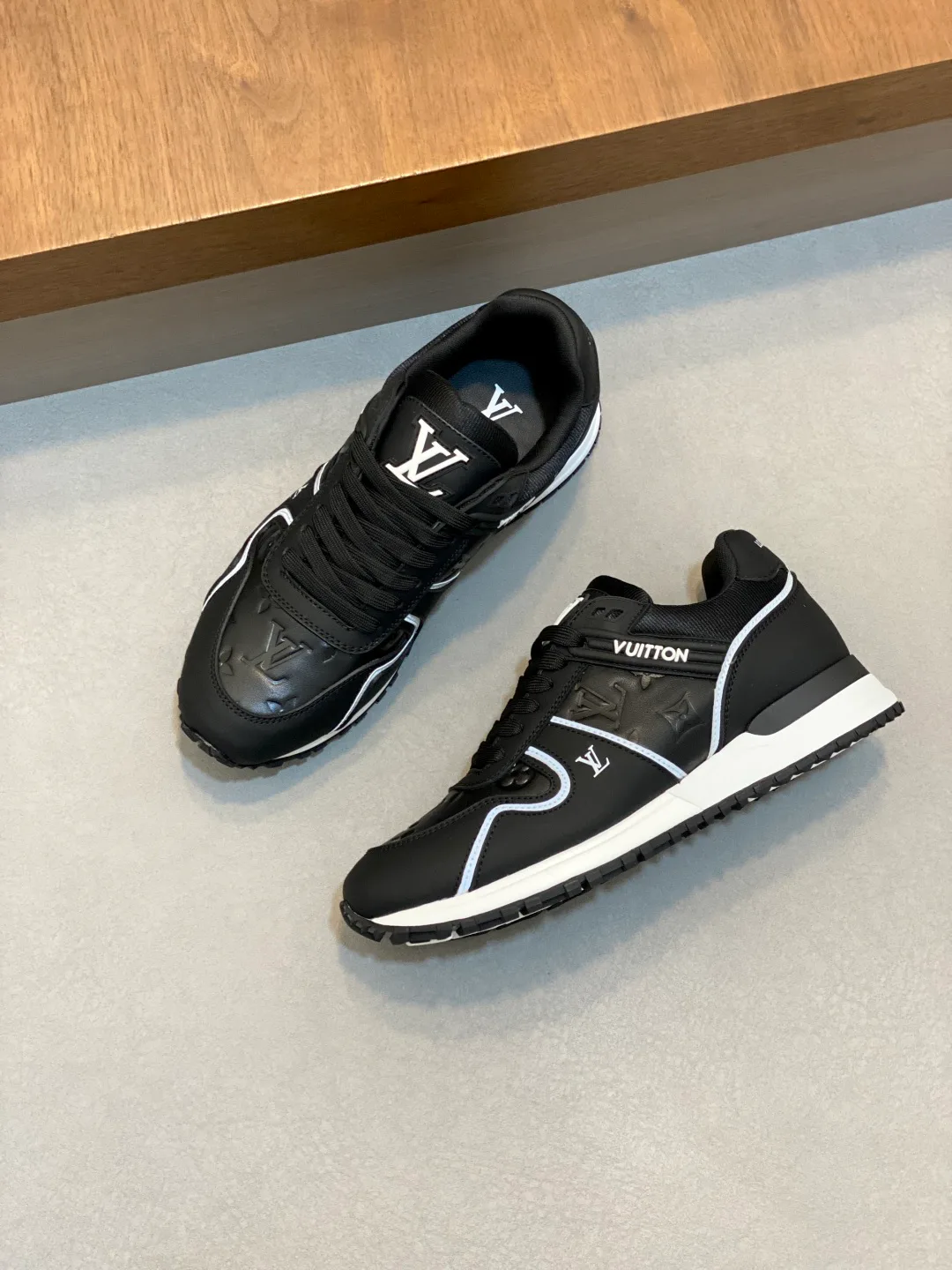 Men's Sneakers LOUIS VUITTON 19548844