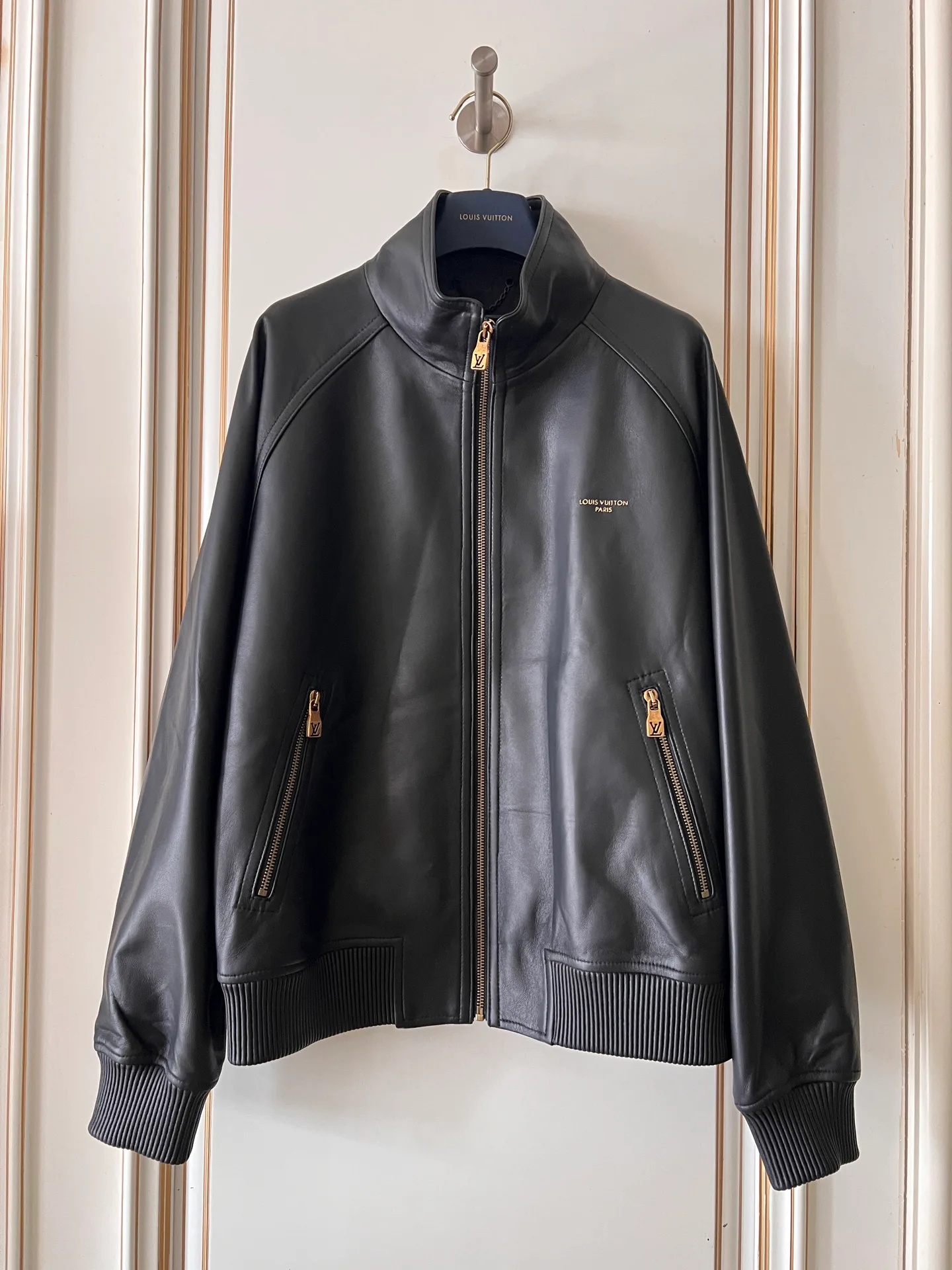 Women's Leather Jackets And Sheepskin Coats LOUIS VUITTON 18408996