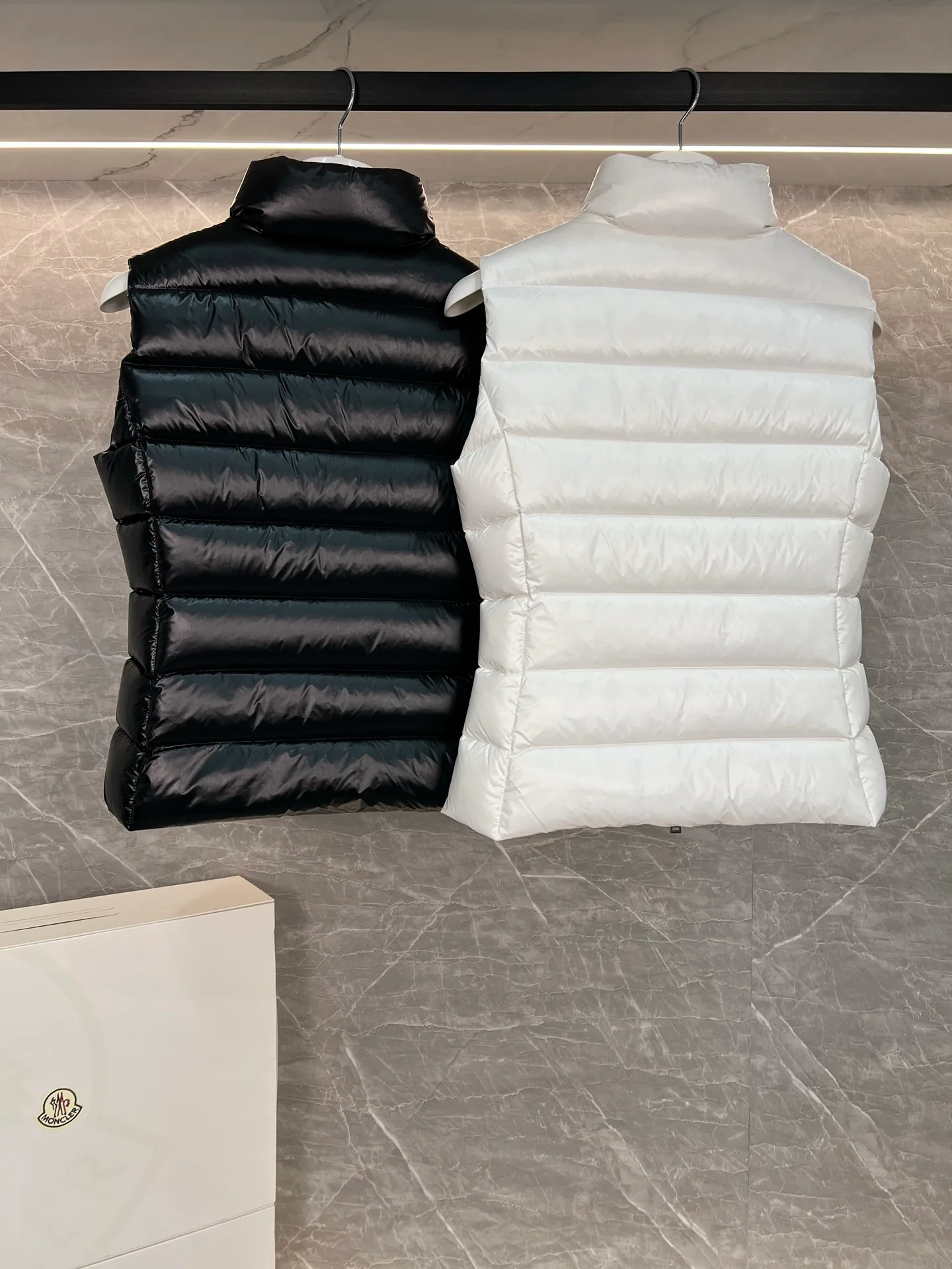 Women's Vests MONCLER 18111346