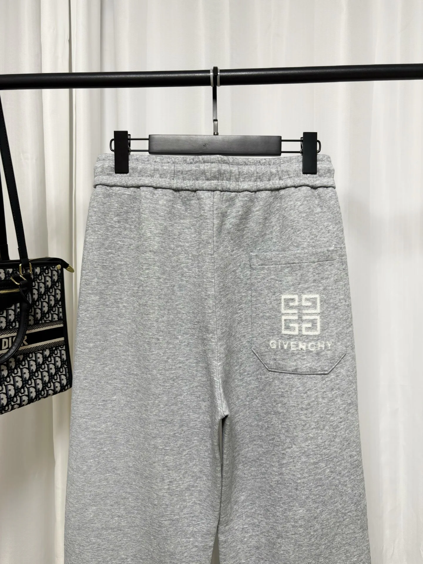 Men's Trousers GIVENCHY 18179177
