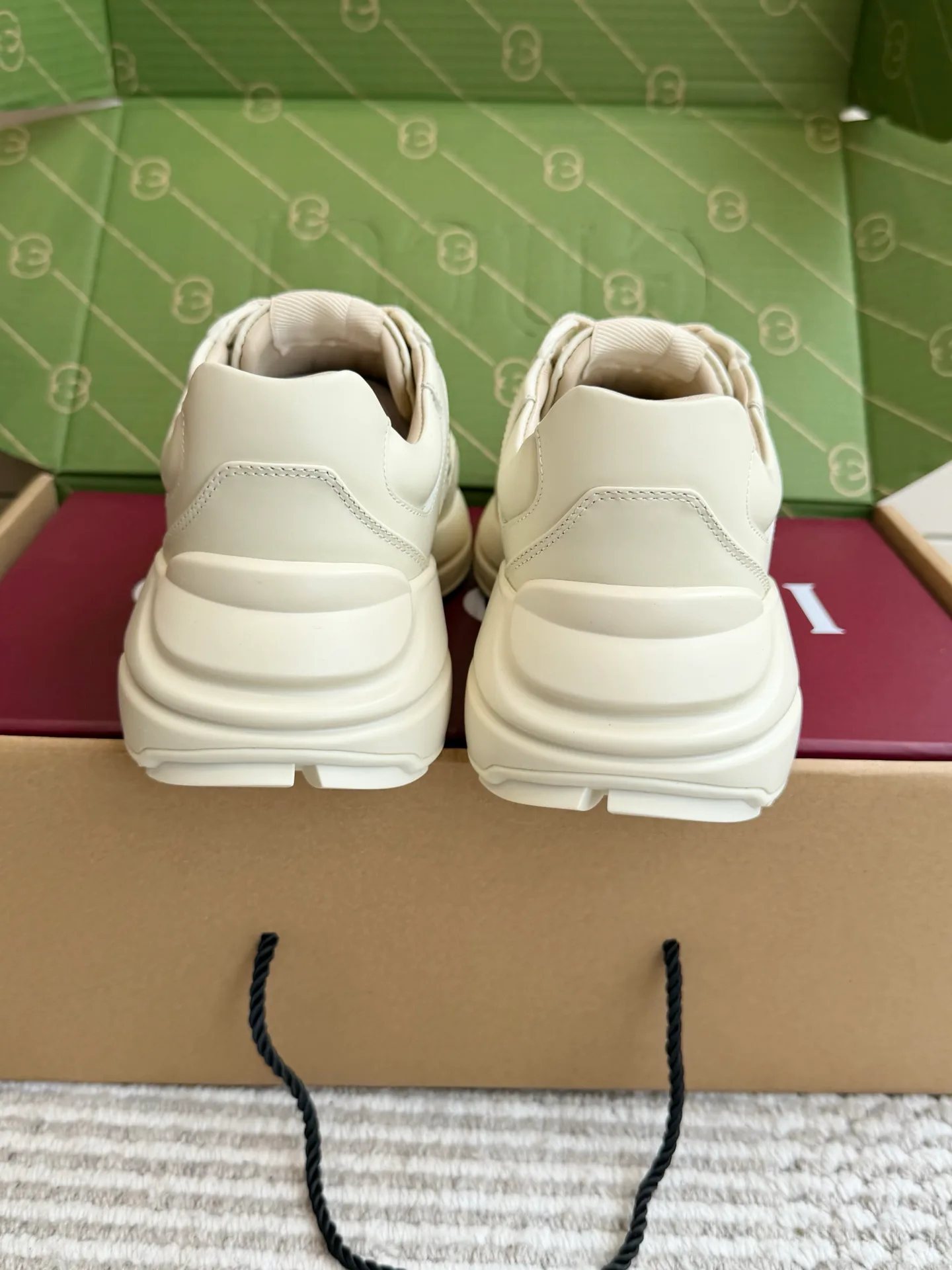 Women's Sneakers GUCCI 17864931