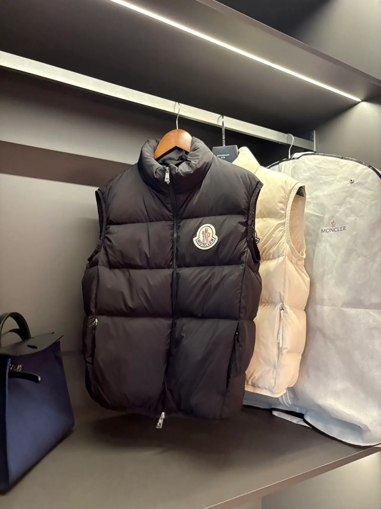Women's Vests MONCLER 17942216