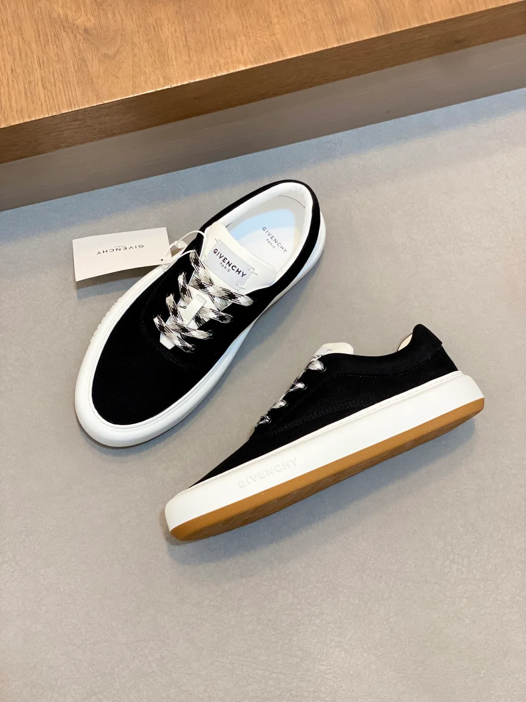 Men's Sneakers GIVENCHY 18449132