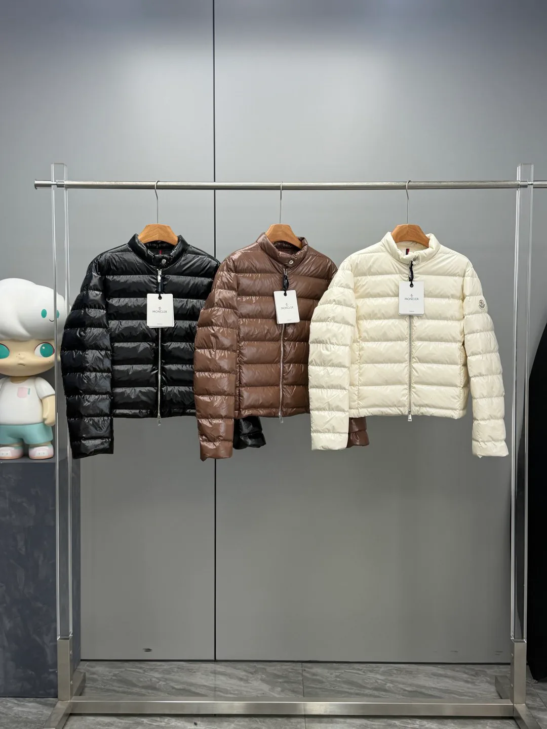 Women's Jackets And Down Jackets MONCLER 18016800