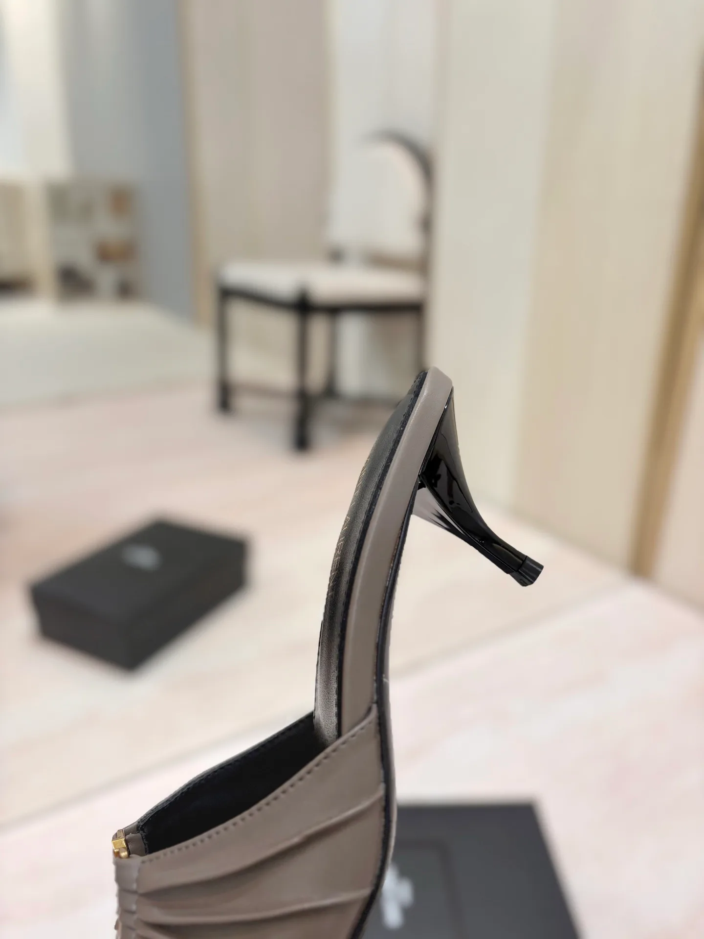 Women's Mules And Clogs SAINT LAURENT 17476036