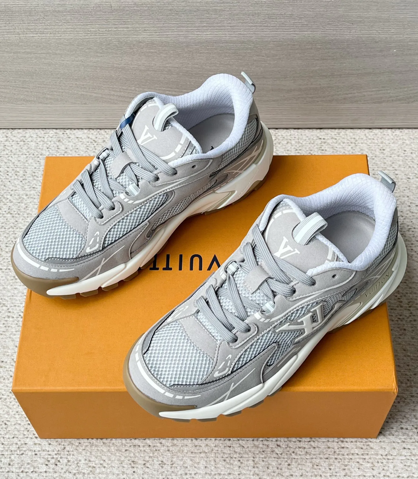 Men's Sneakers LOUIS VUITTON 17972110