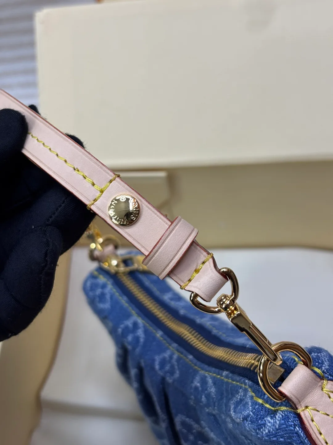 Women's Classic Handbags LOUIS VUITTON 18252660