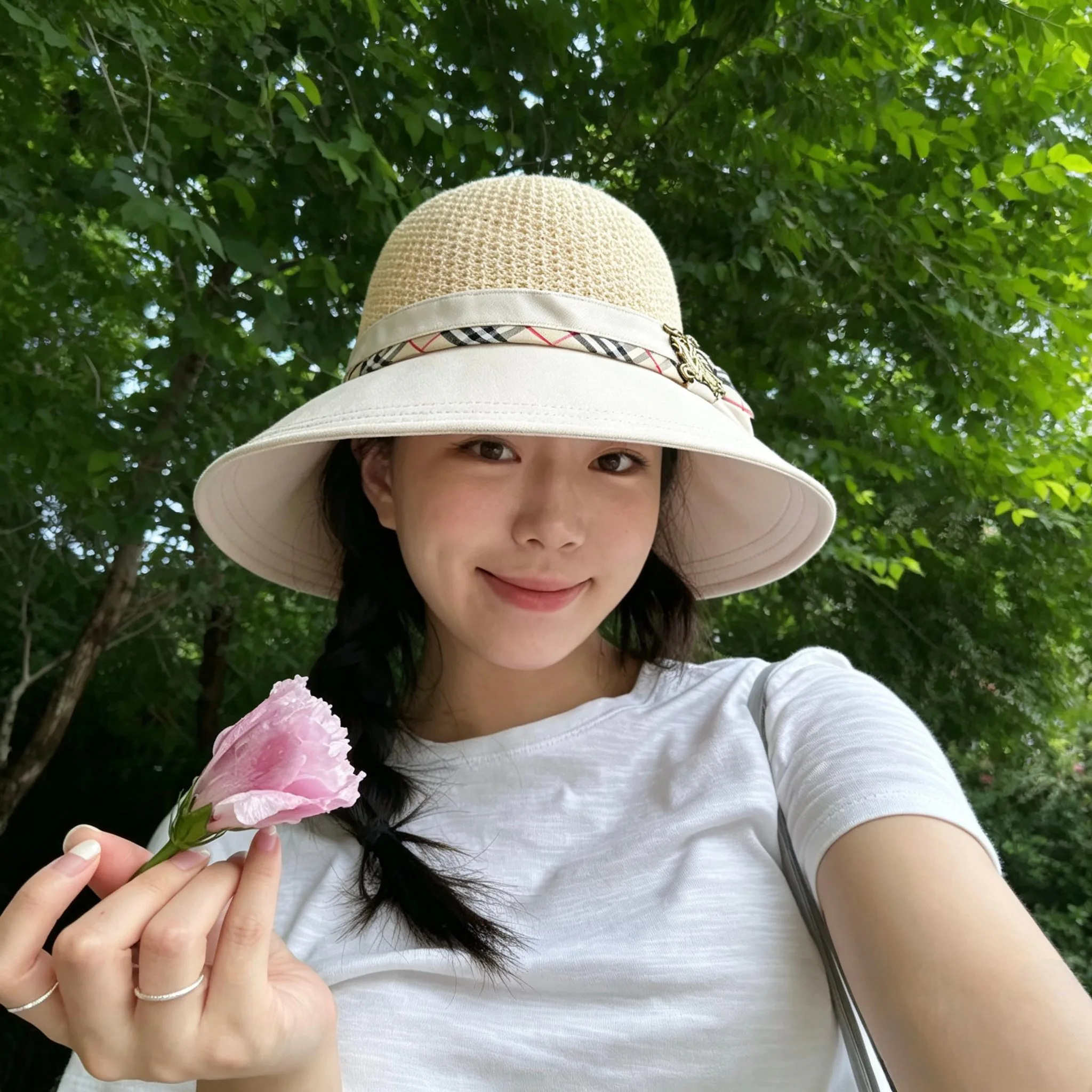 Hats BURBERRY 17498319