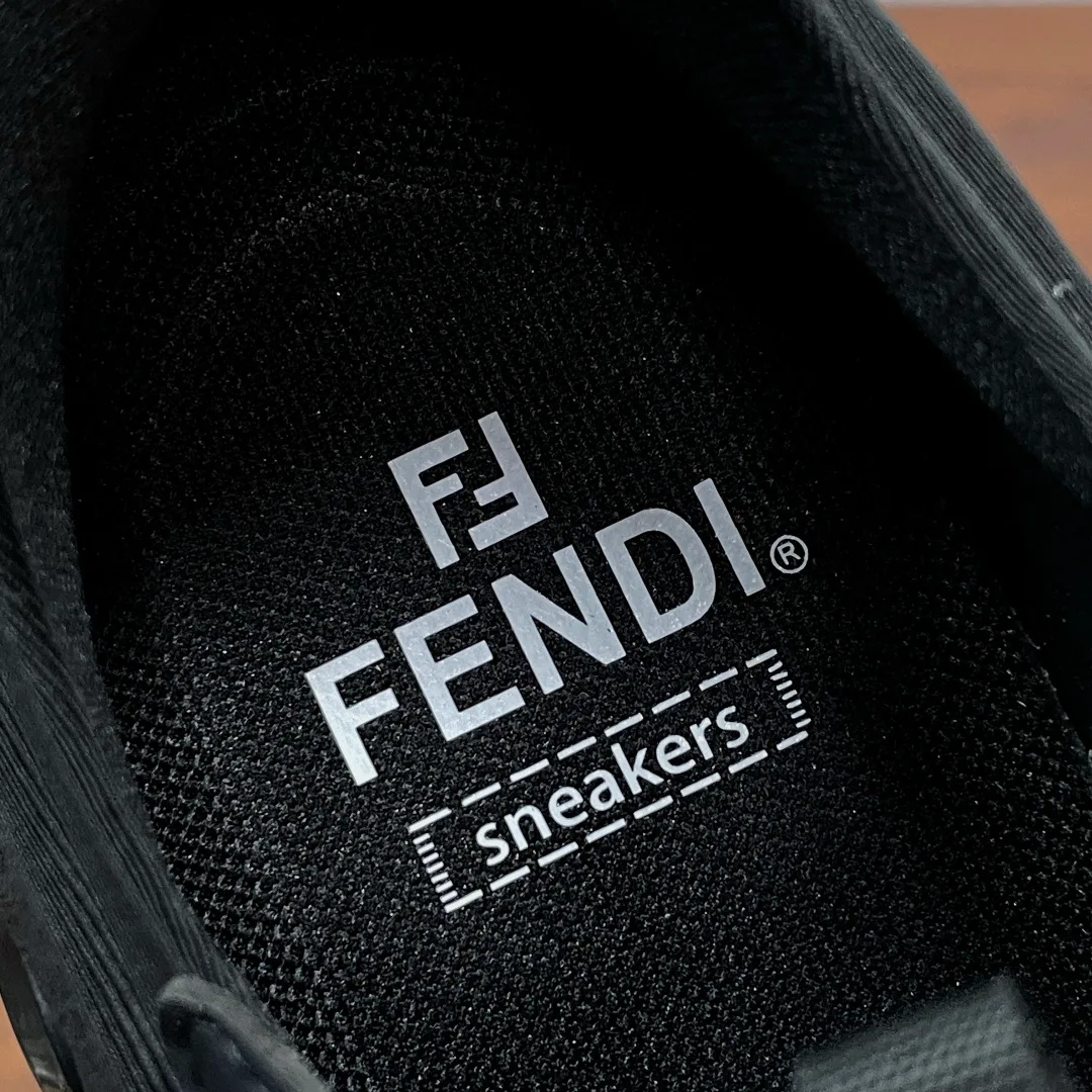 Women's Sneakers FENDI 17542535