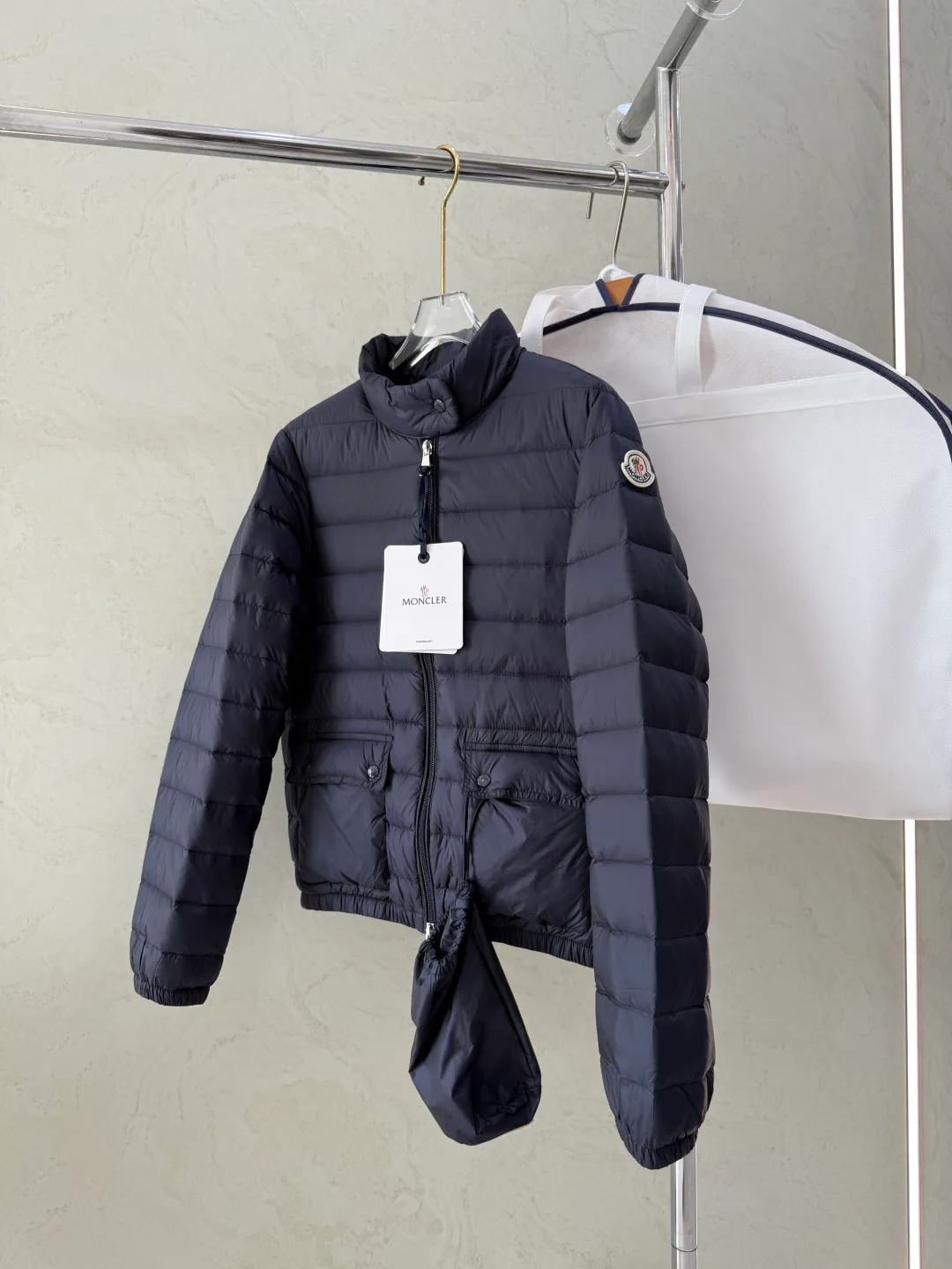 Women's Jackets And Down Jackets MONCLER 18043489