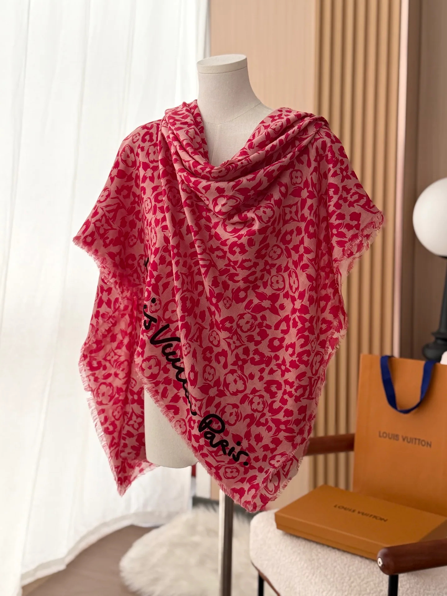 Scarves LOUIS VUITTON 18003176