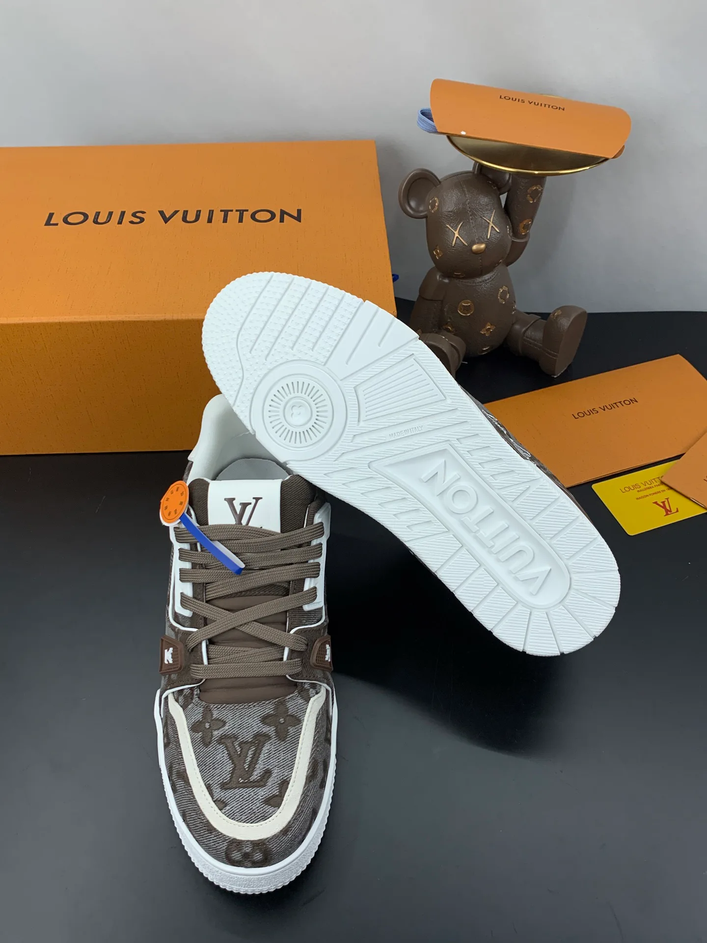 Women's Sneakers LOUIS VUITTON 17545278