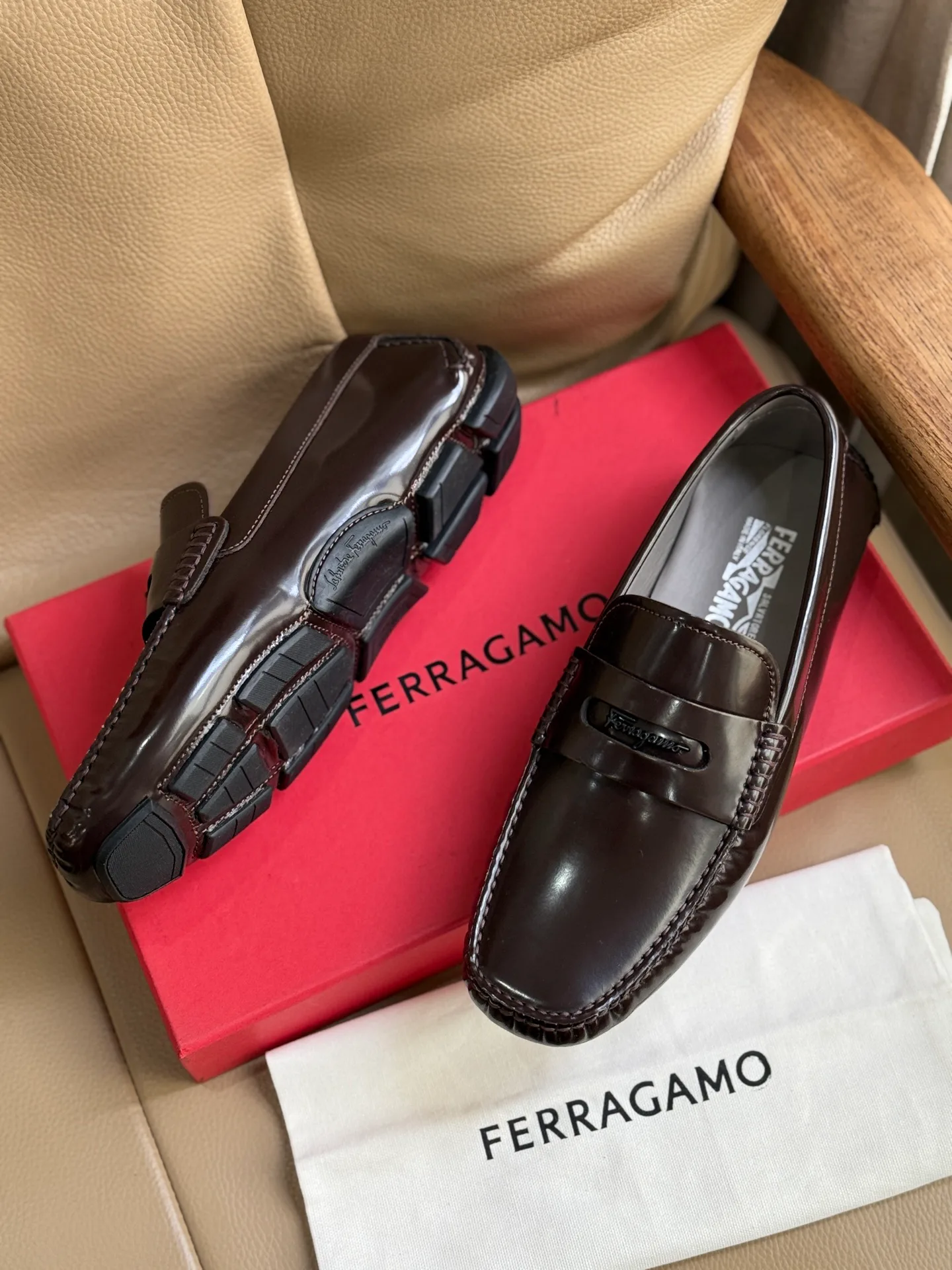Men's Loafers And Dress Shoes SALVATORE FERRAGAMO 18117117