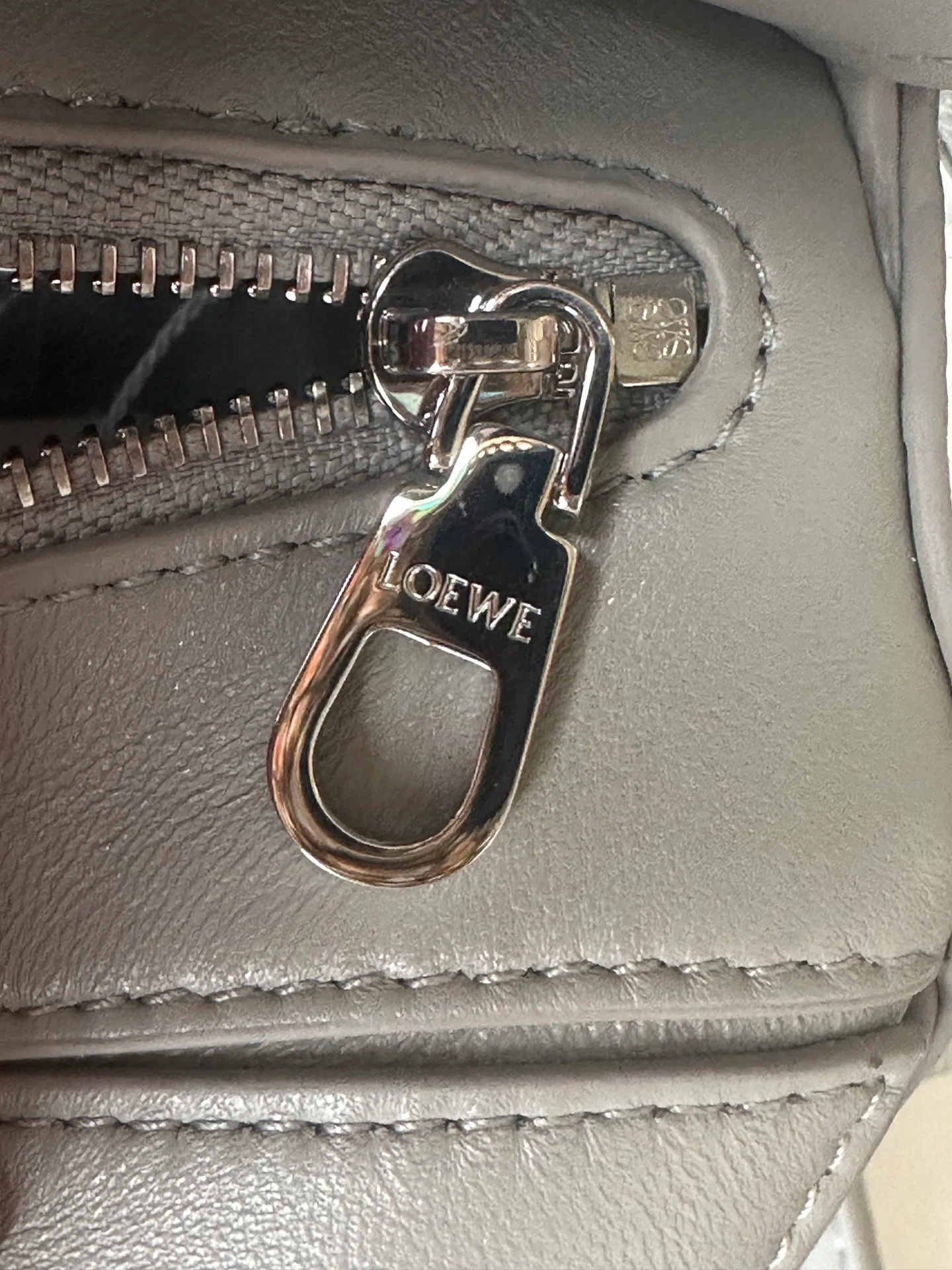 Women's Classic Handbags LOEWE 16839126