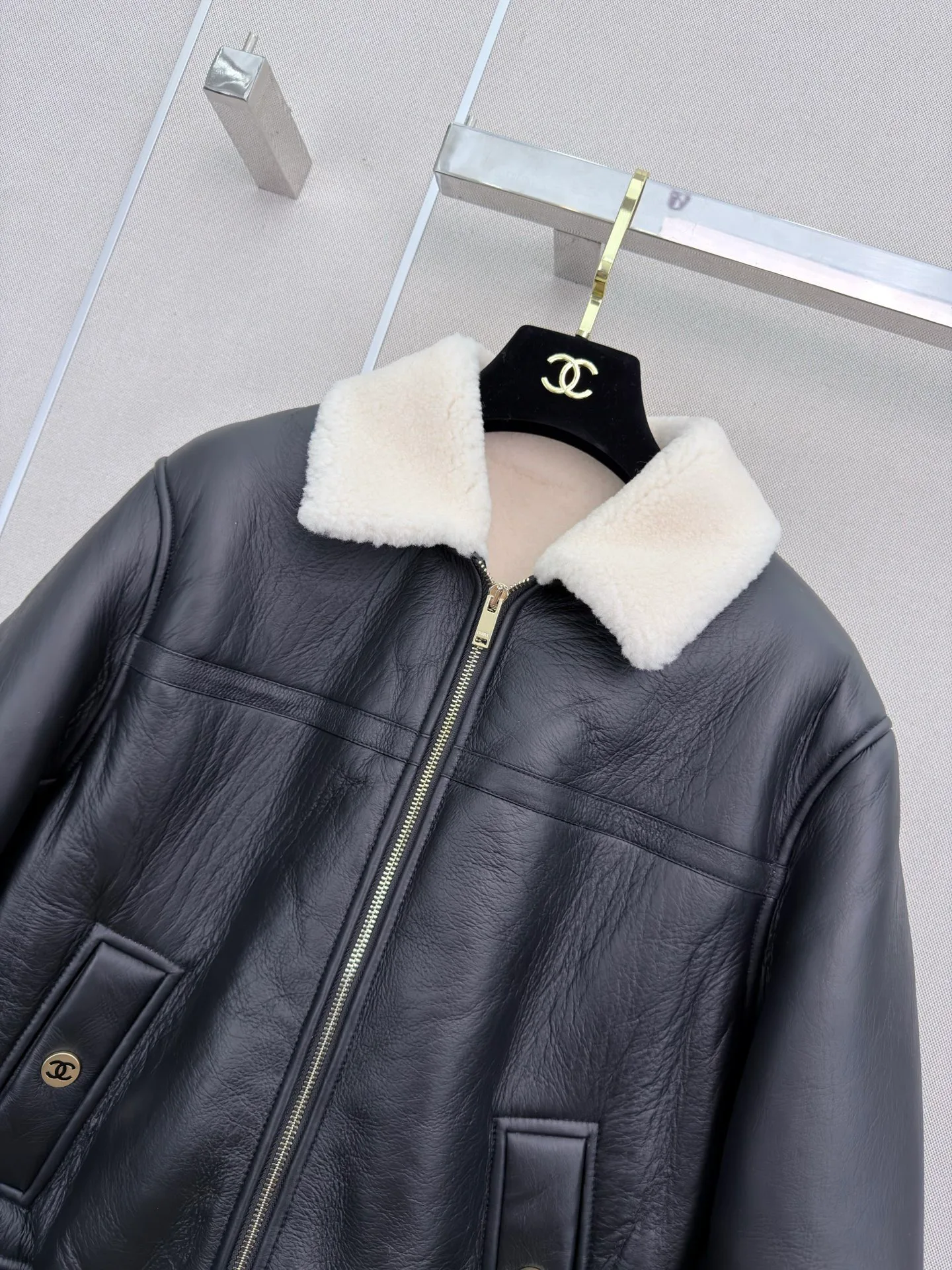 Women's Leather Jackets And Sheepskin Coats CHANEL 18138046