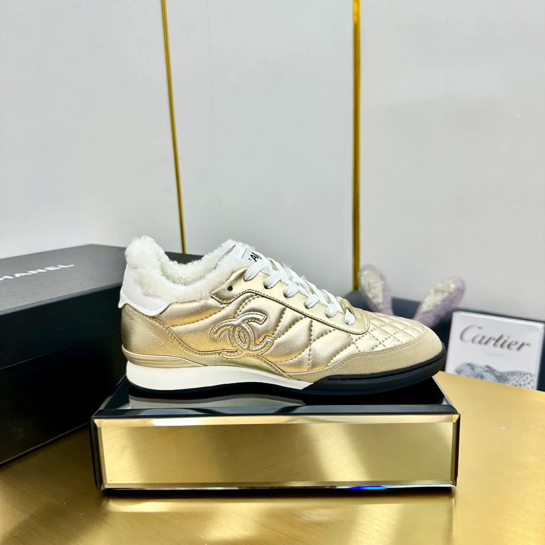 Women's Sneakers CHANEL 17949094