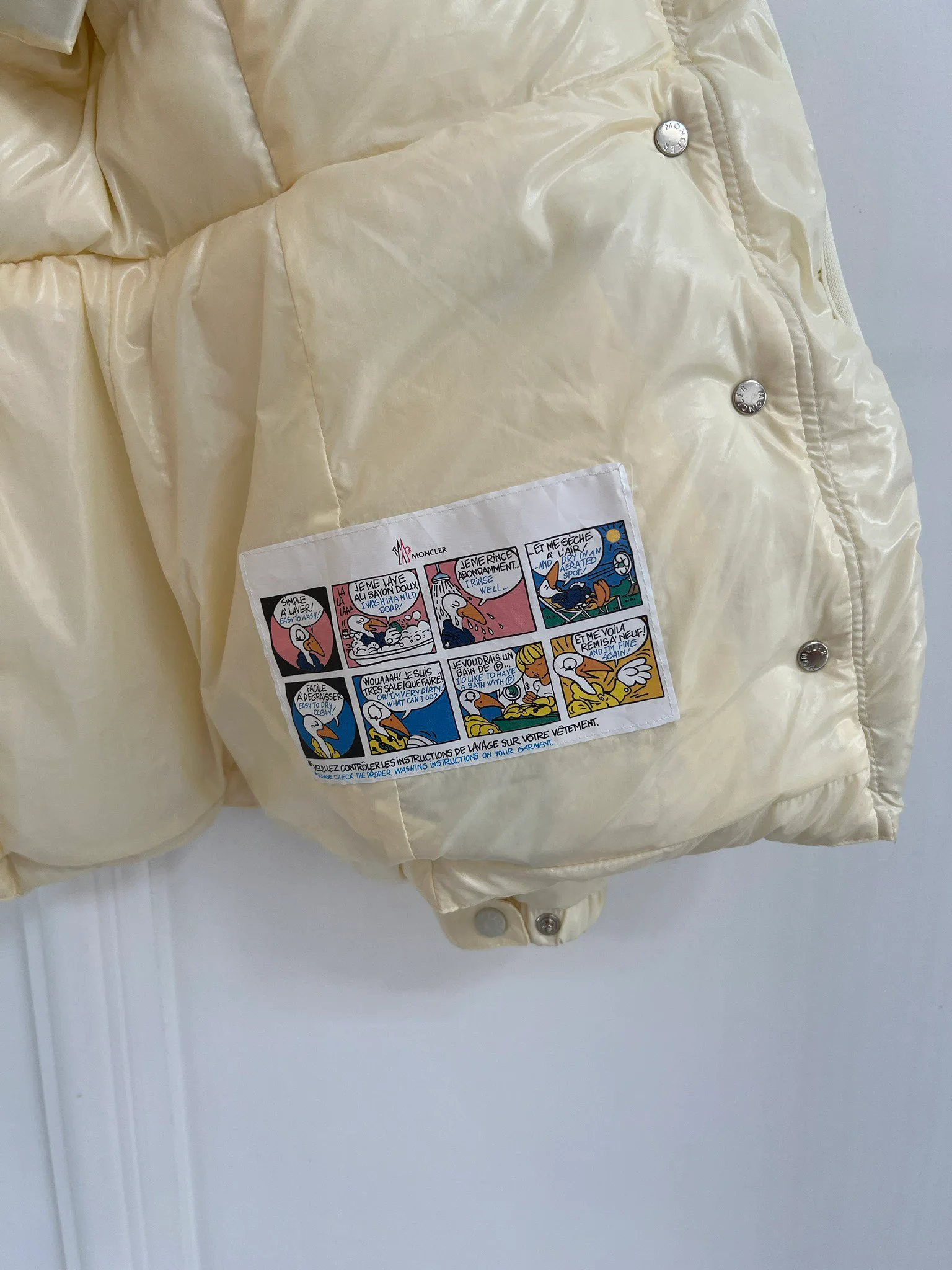 Women's Jackets And Down Jackets MONCLER 18416193