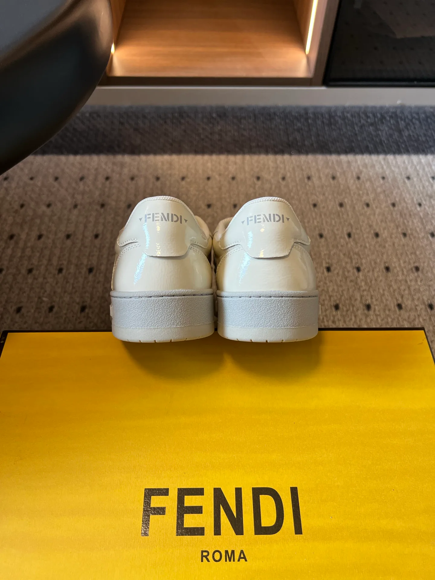 Women's Sneakers FENDI 18121018