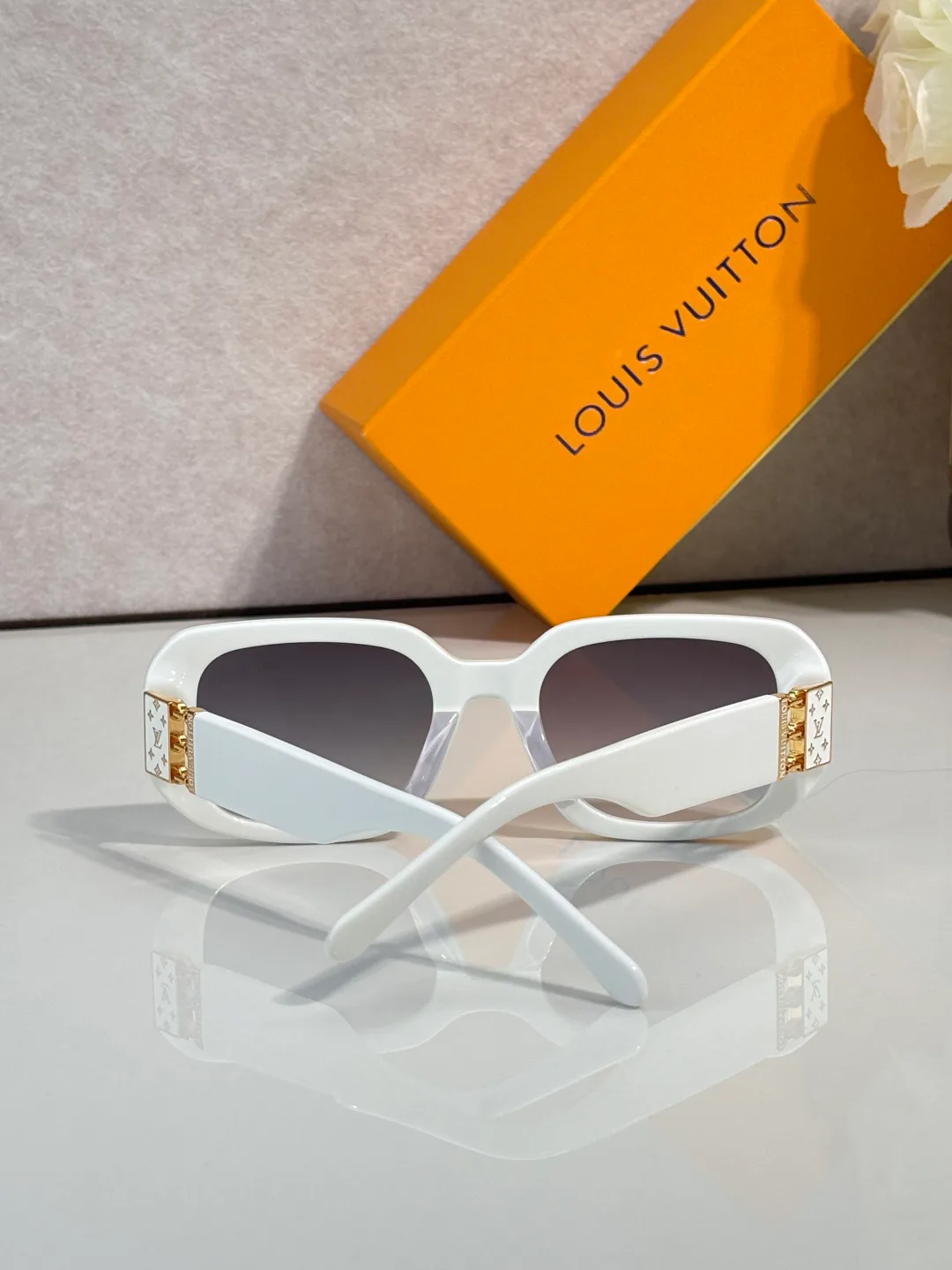 Glasses LOUIS VUITTON 18338517