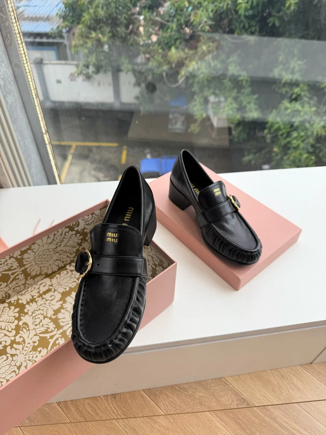 Women's Loafers And Moccasins MIU MIU 18083037