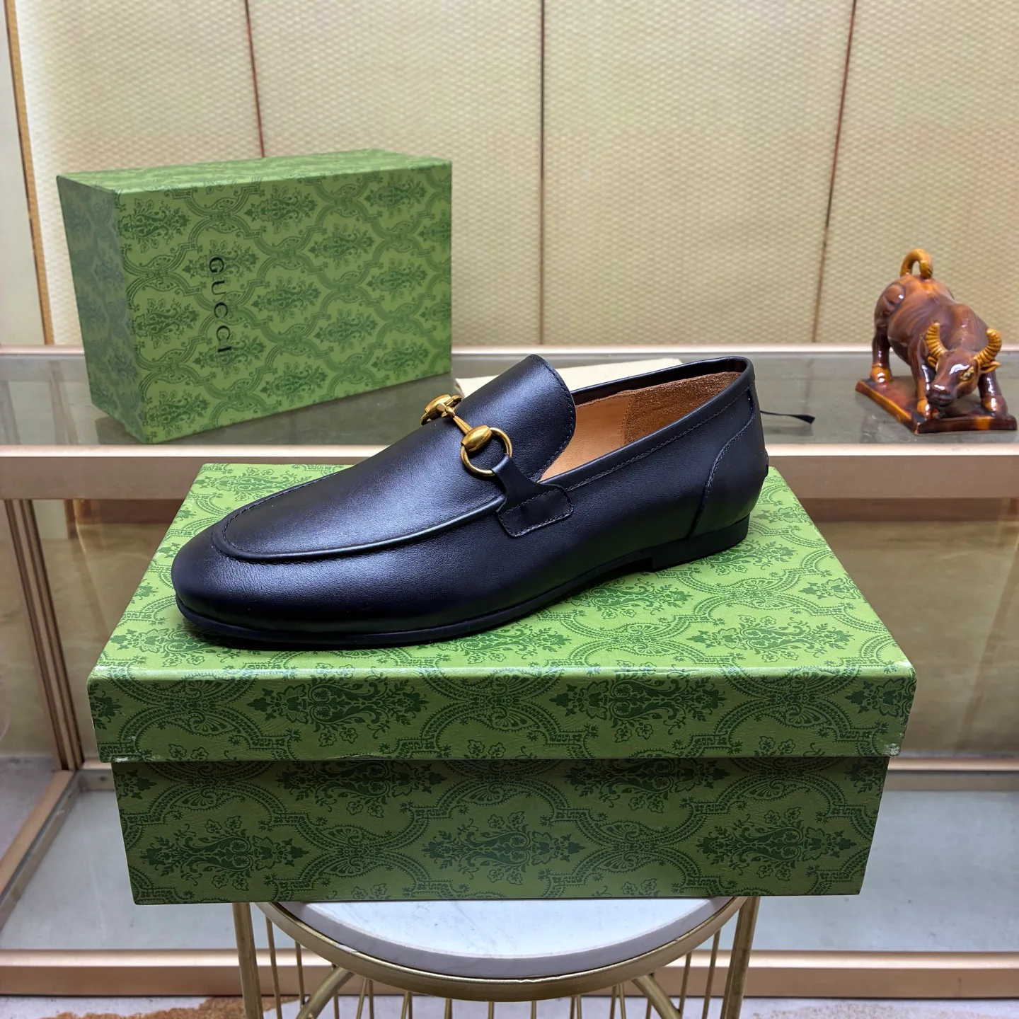 Men's Loafers And Dress Shoes GUCCI 18516337