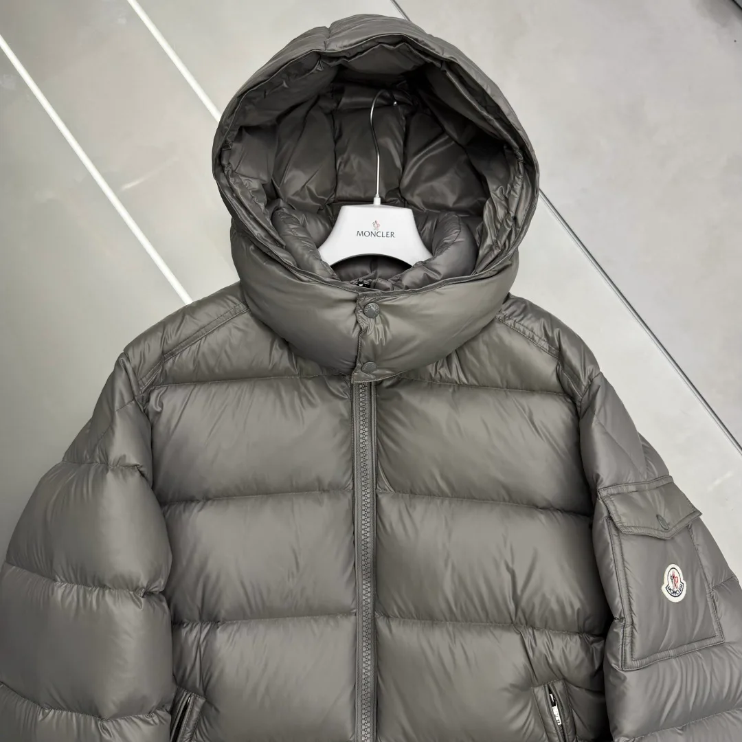Men's Jackets And Down Jackets MONCLER 17391871
