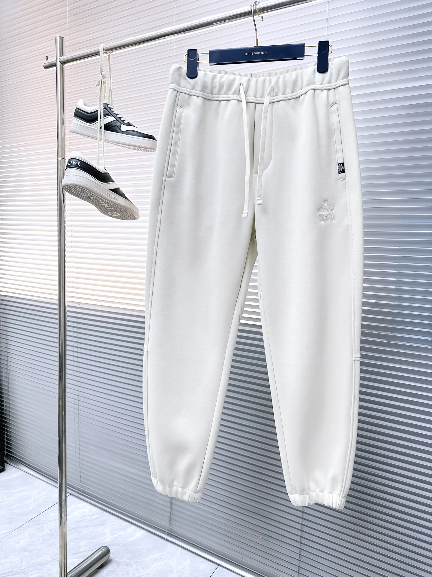 Men's Trousers VIVIENNE WESTWOOD 18197366