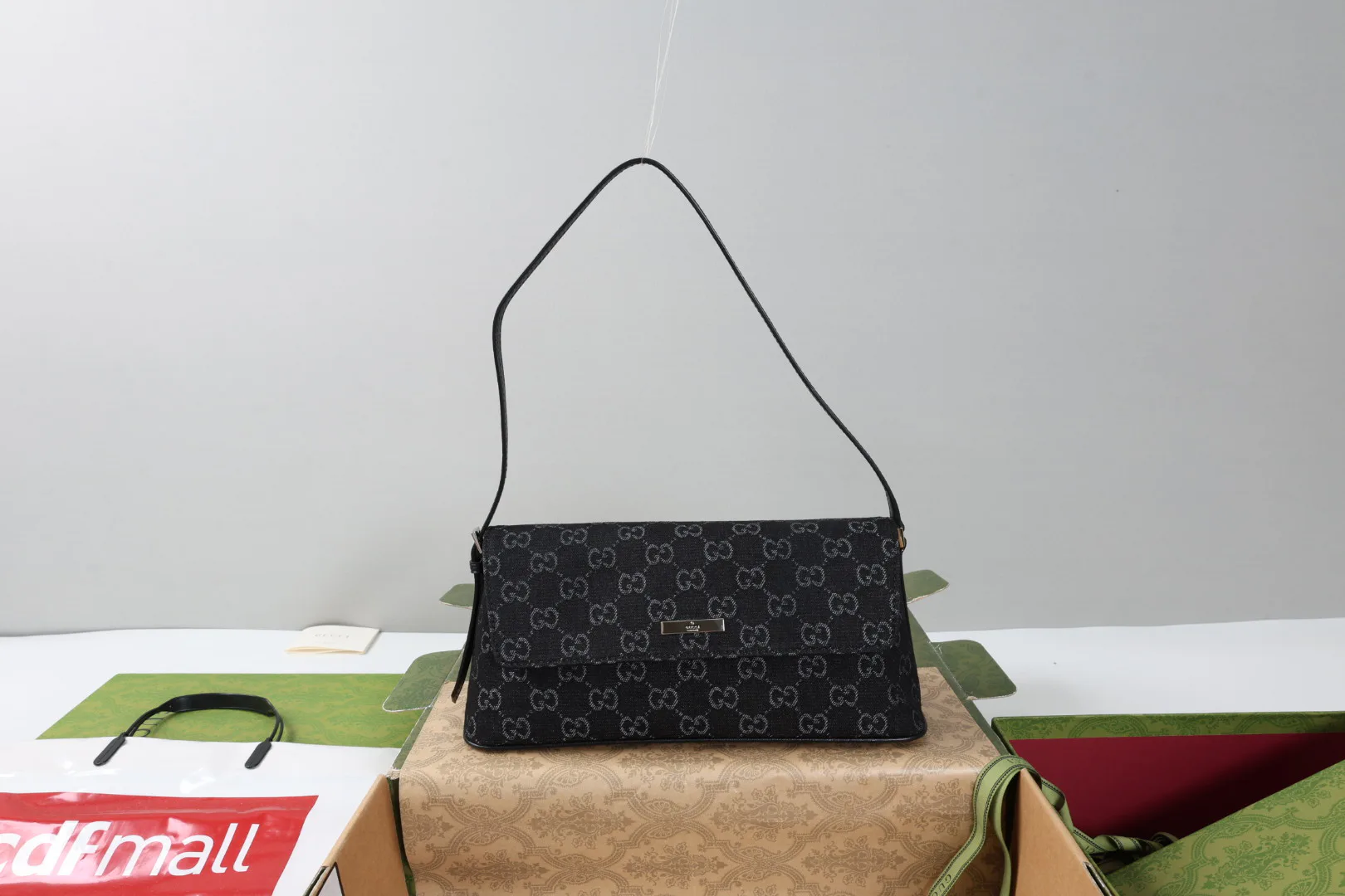Women's Classic Handbags GUCCI 18065237