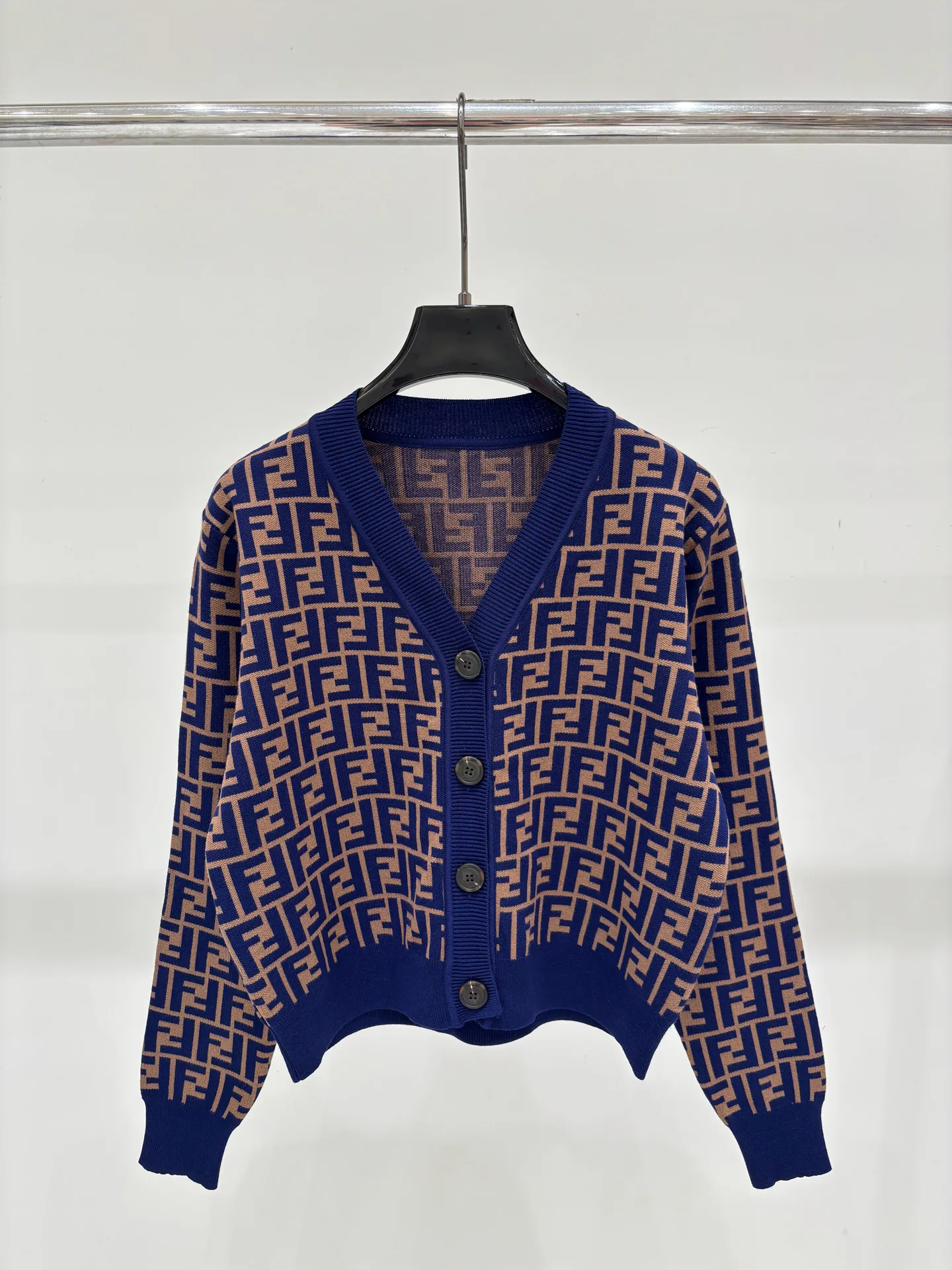 Women's Jumpers And Sweaters FENDI 17930691